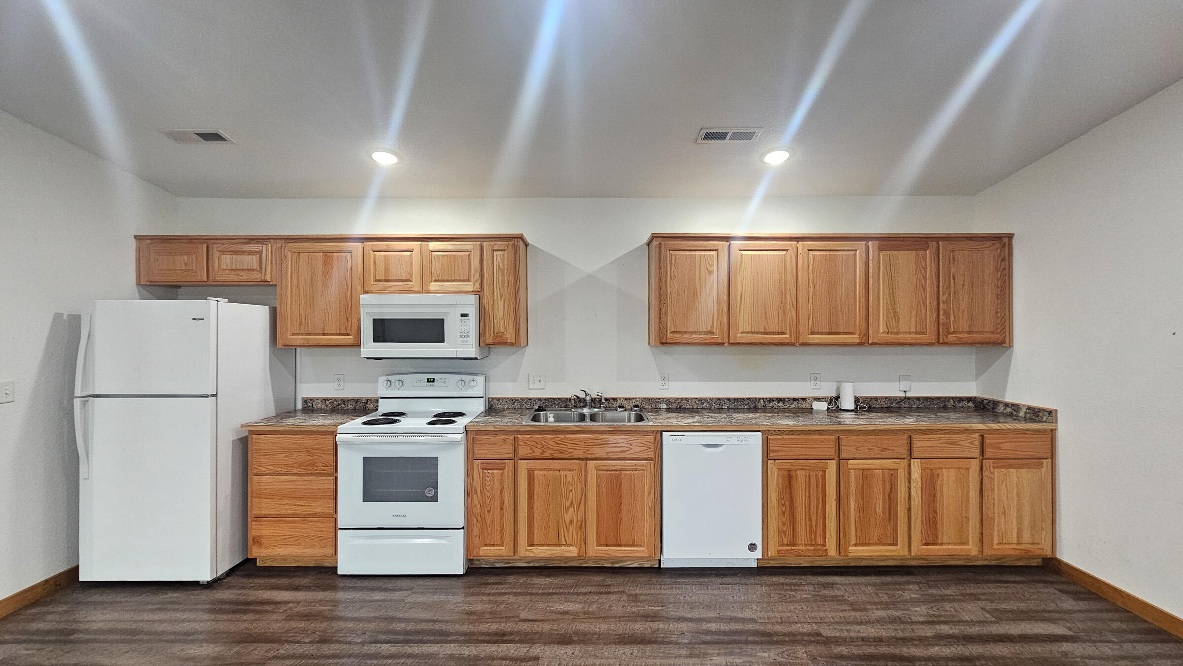 625/627 West Hawthorne Street Property Photo 19