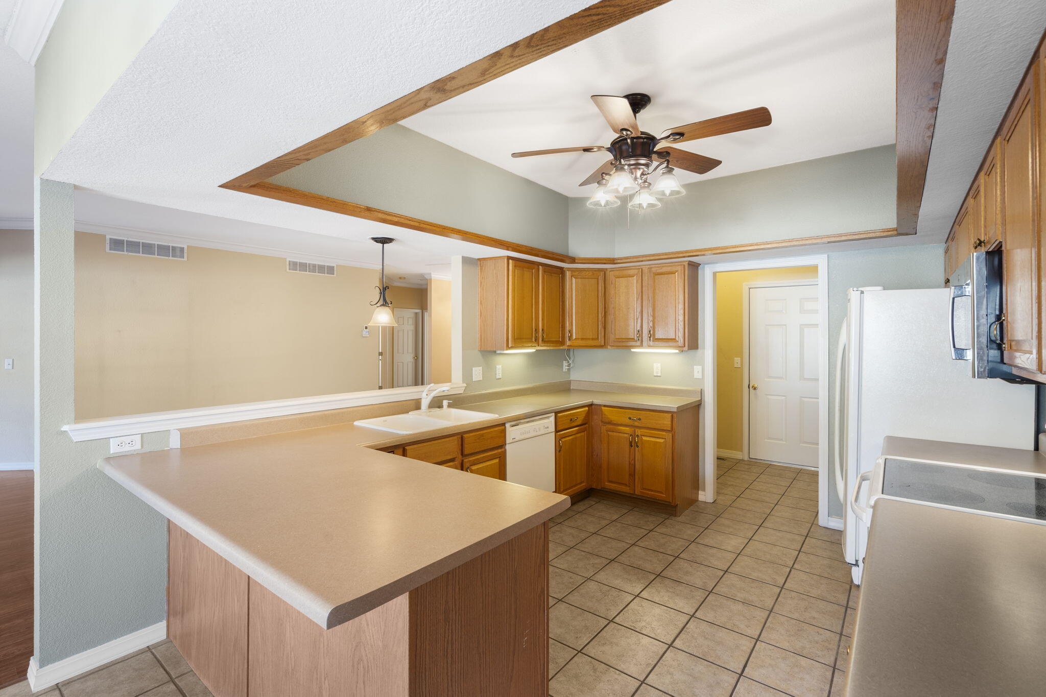 7866 Cozy Cove Road Property Photo 9