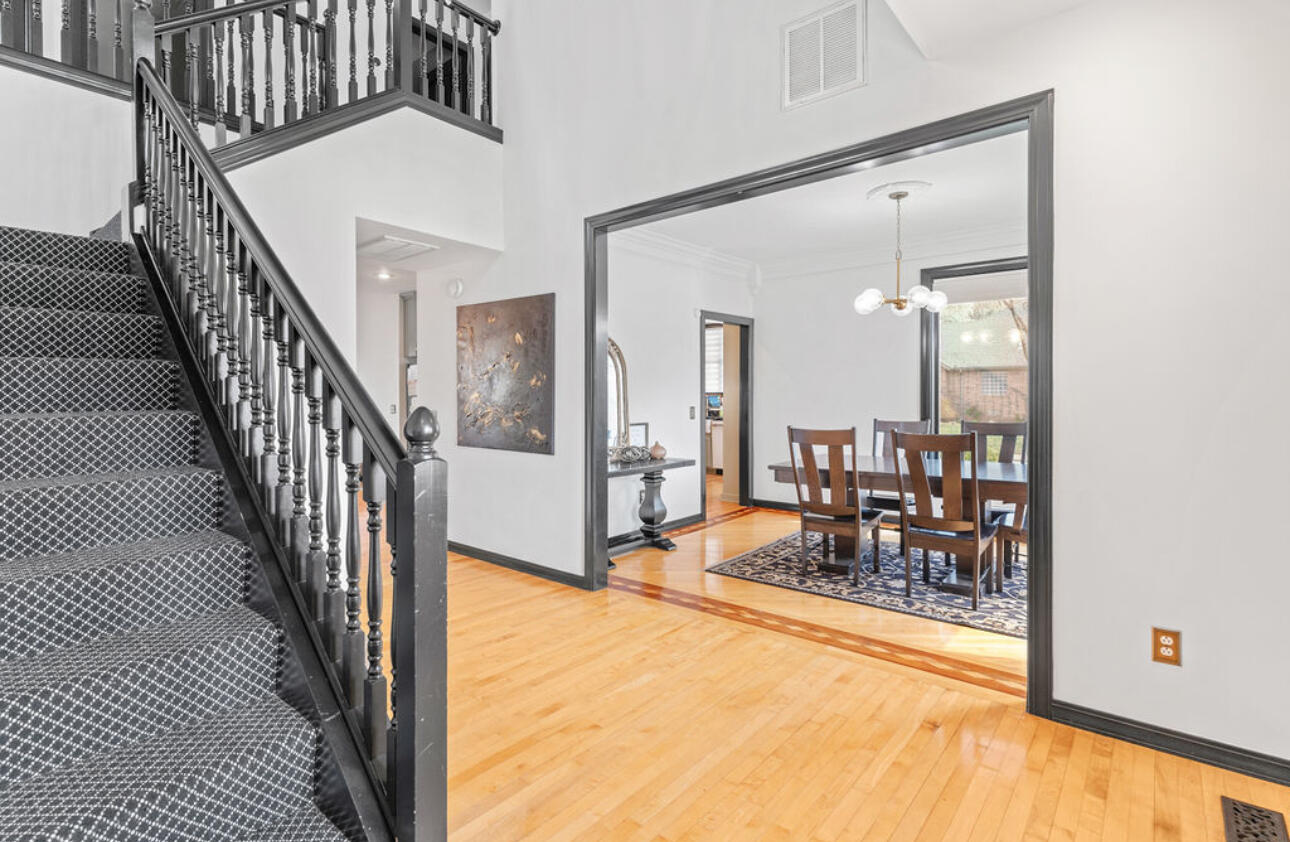 903 East Gaslight Drive Property Photo 10