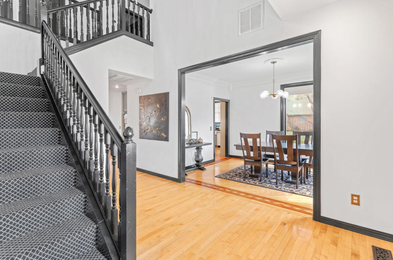 903 East Gaslight Drive Property Photo 11