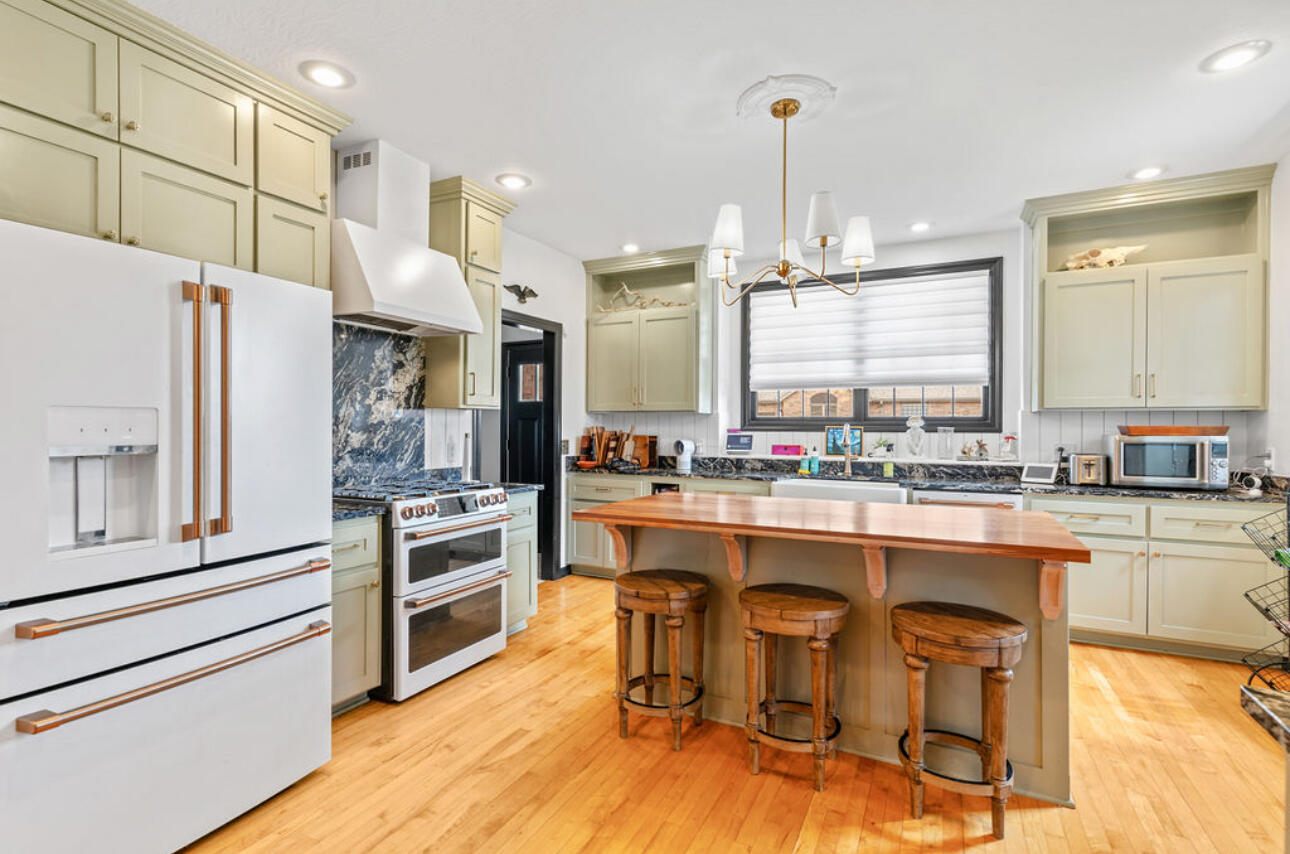 903 East Gaslight Drive Property Photo 19