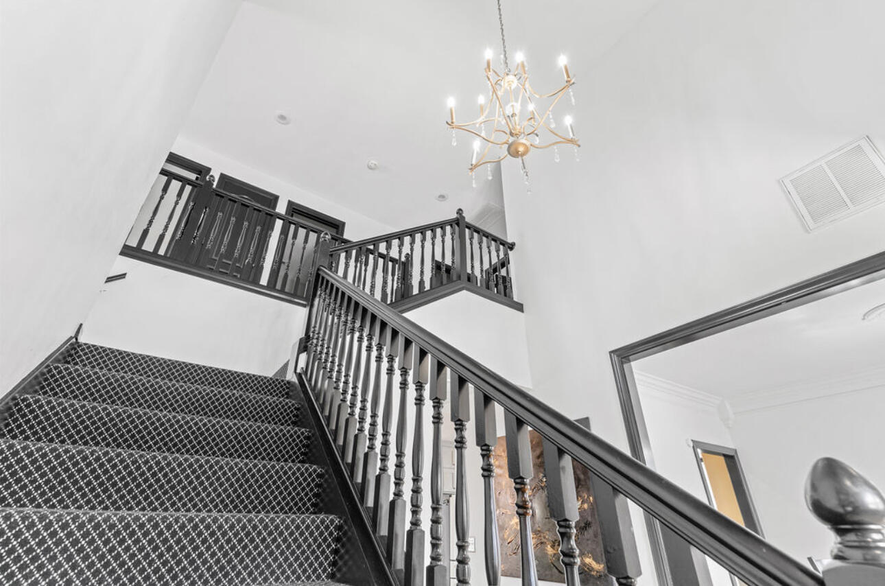 903 East Gaslight Drive Property Photo 25