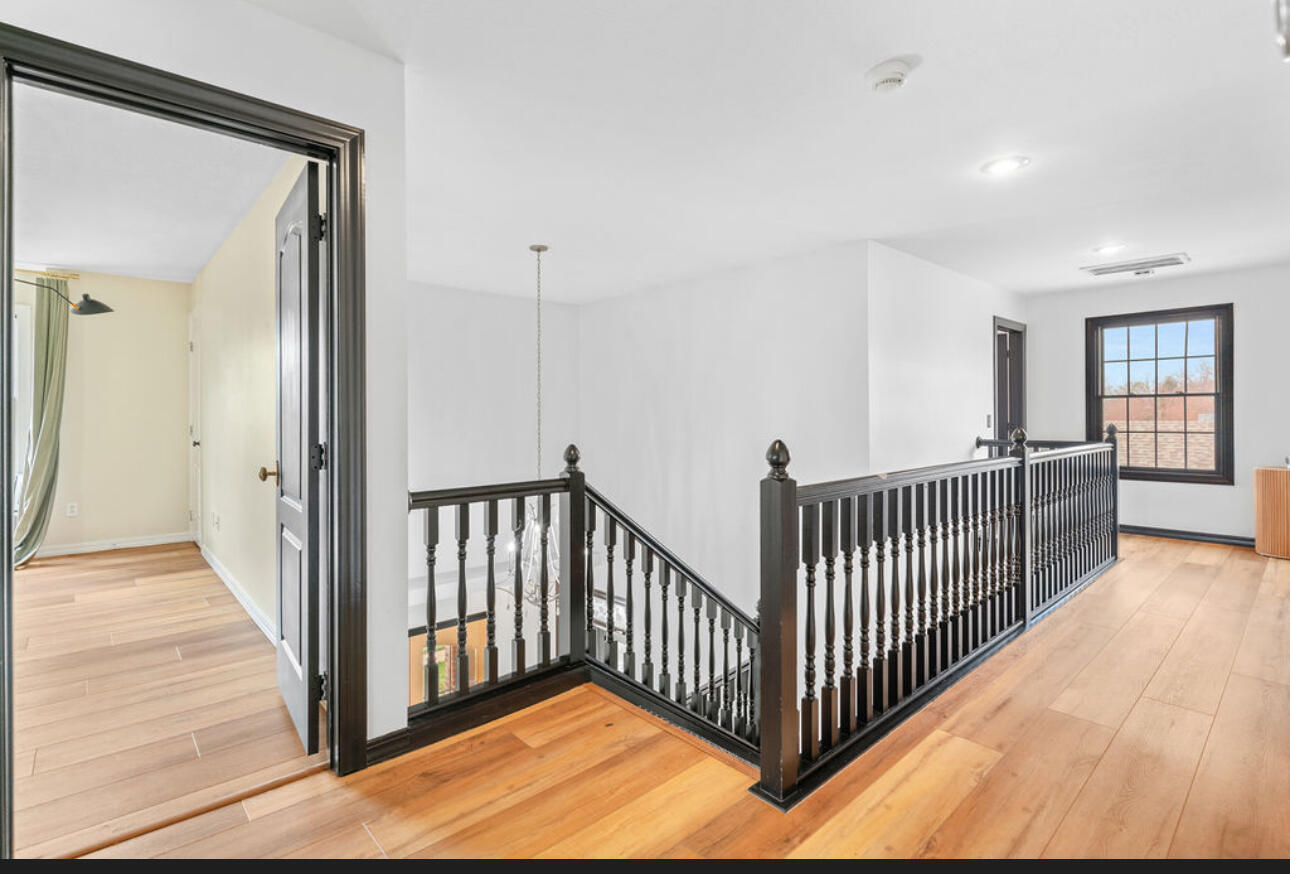 903 East Gaslight Drive Property Photo 26