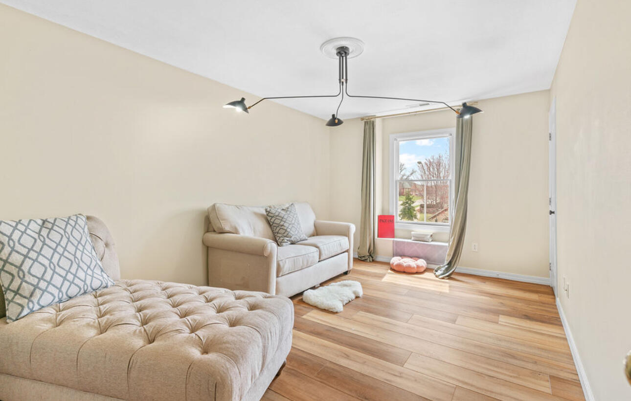 903 East Gaslight Drive Property Photo 27