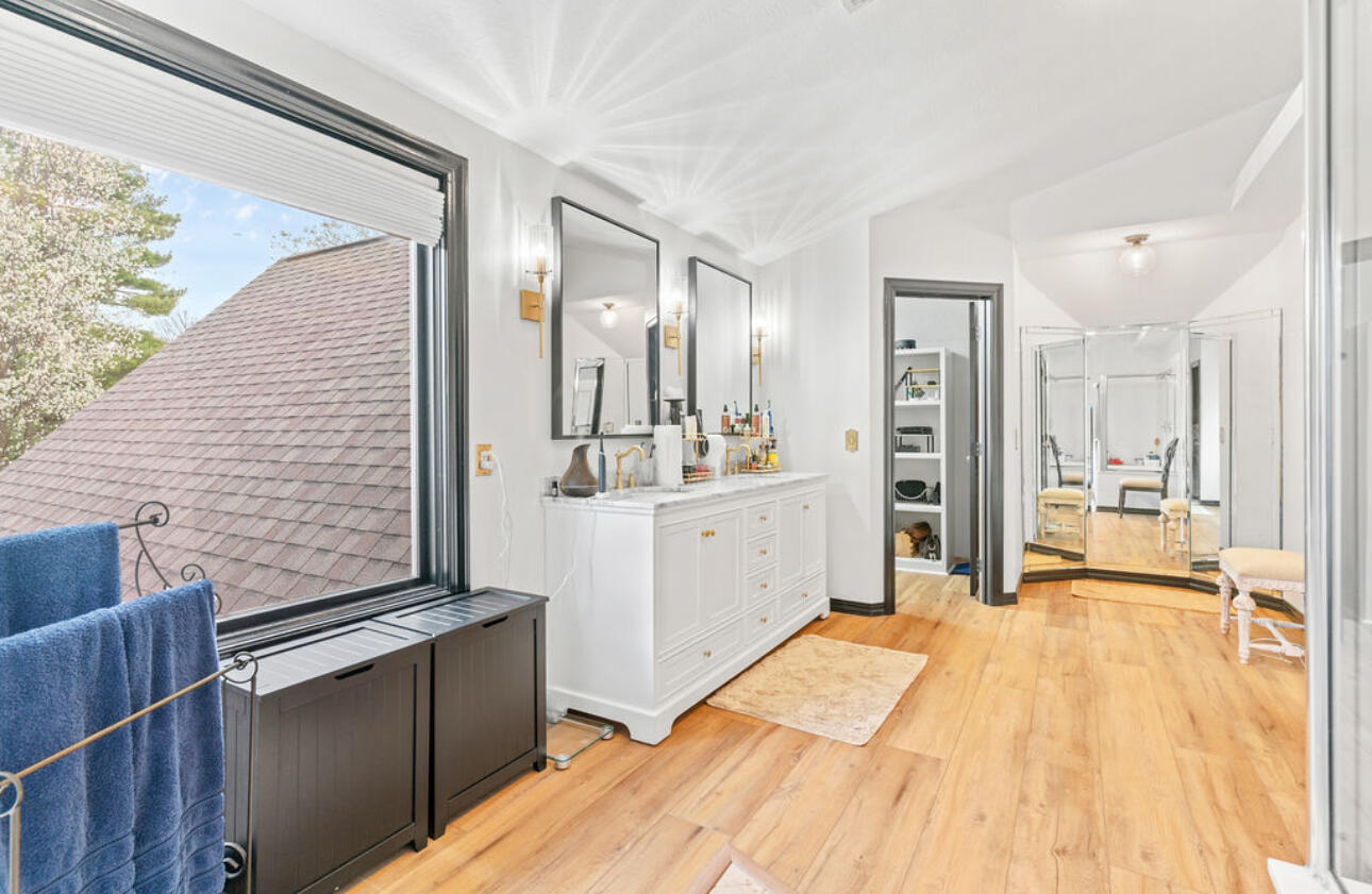 903 East Gaslight Drive Property Photo 31