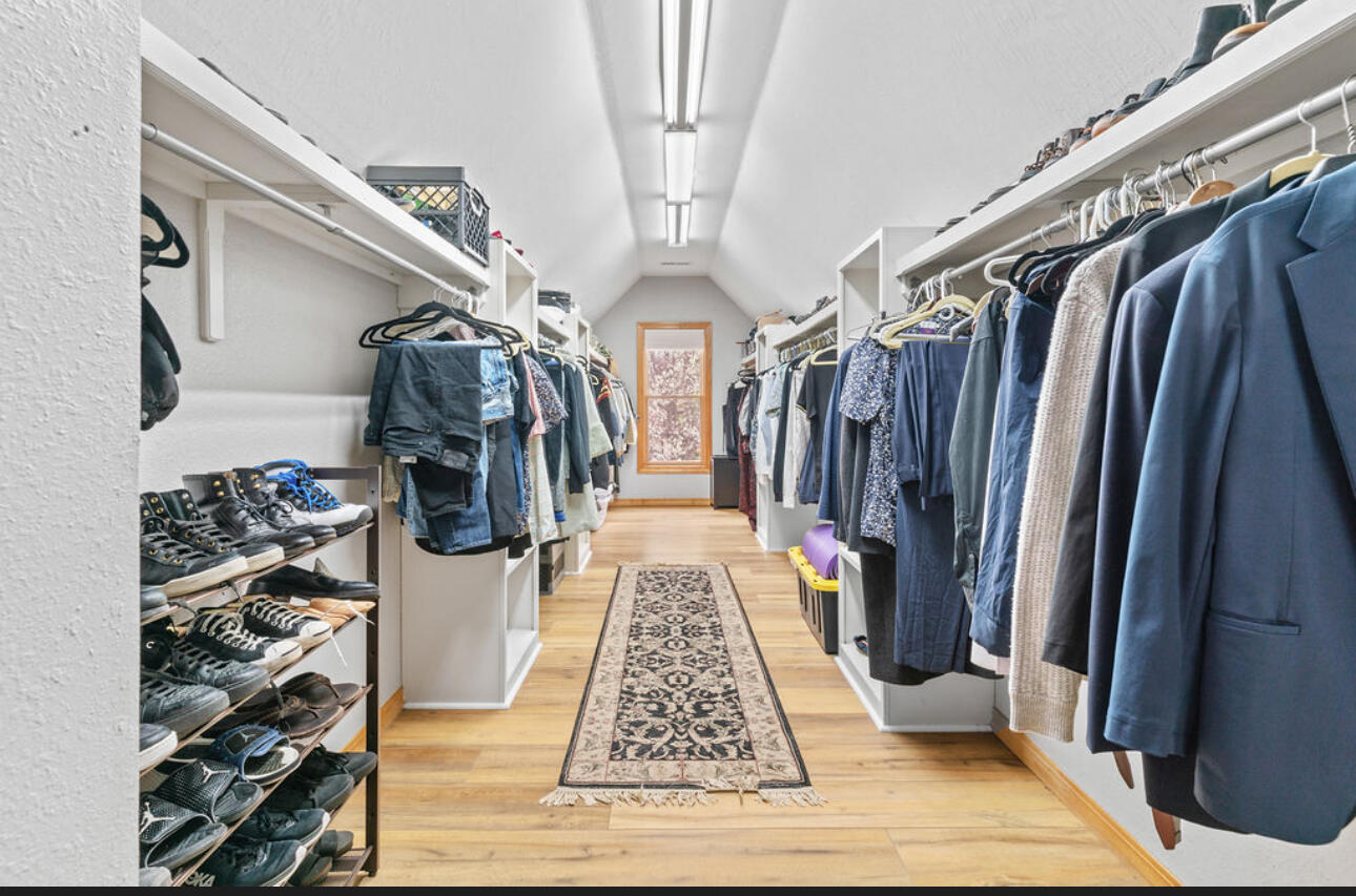 903 East Gaslight Drive Property Photo 32