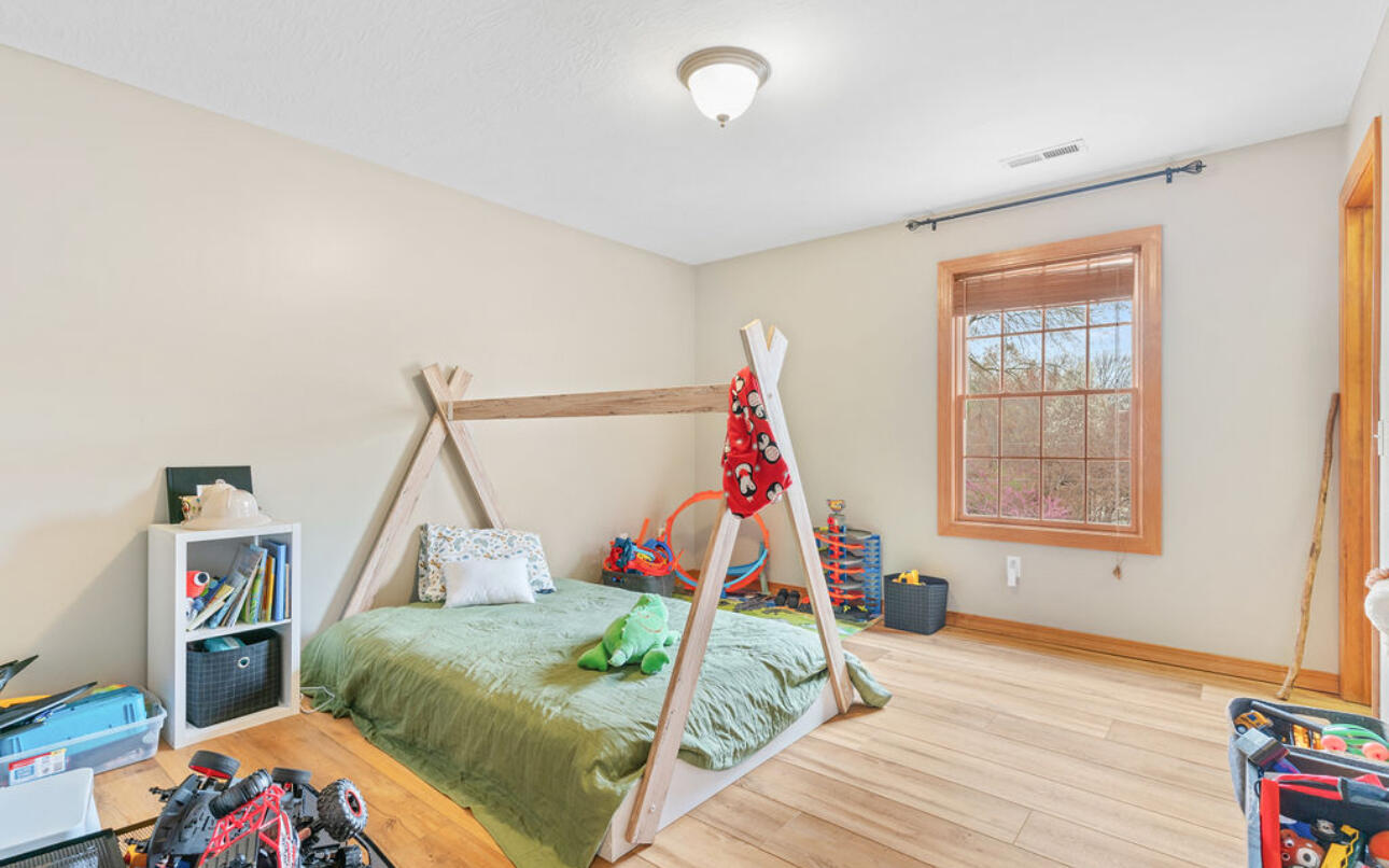 903 East Gaslight Drive Property Photo 35