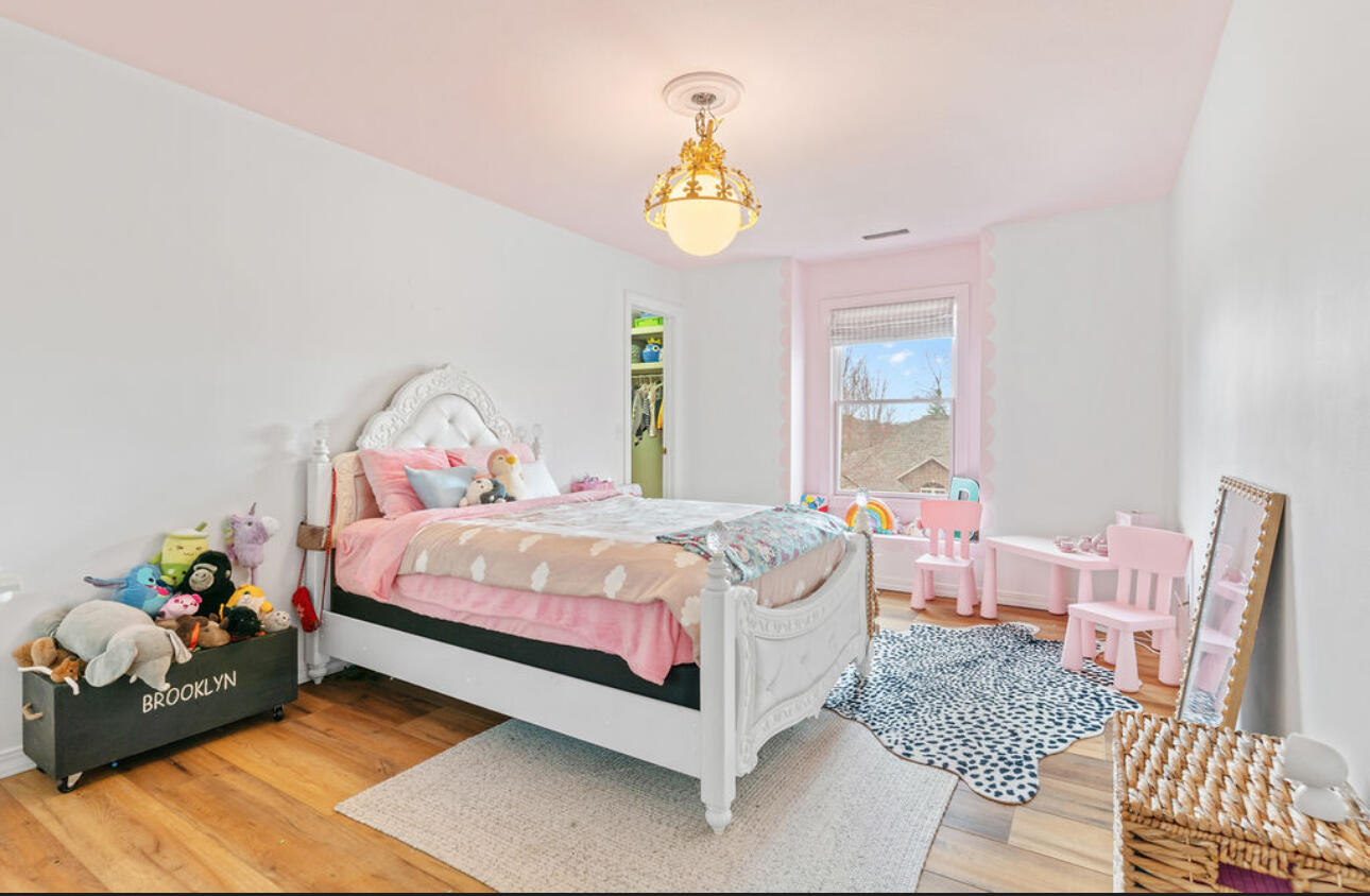 903 East Gaslight Drive Property Photo 36