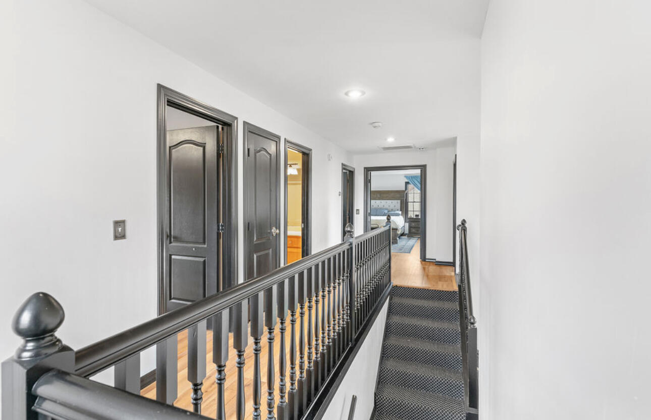 903 East Gaslight Drive Property Photo 37