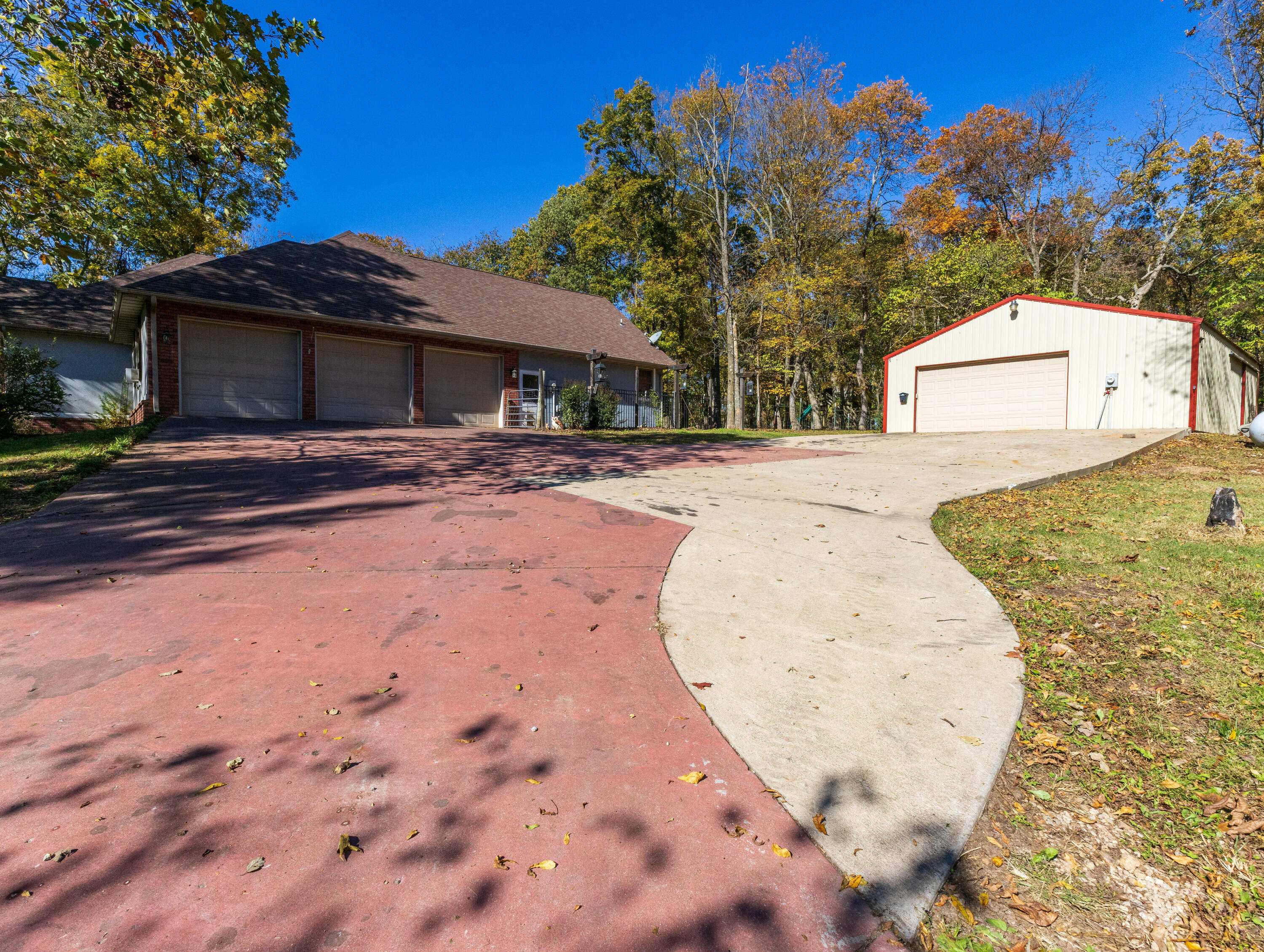 8043 State Hwy M Property Photo 4