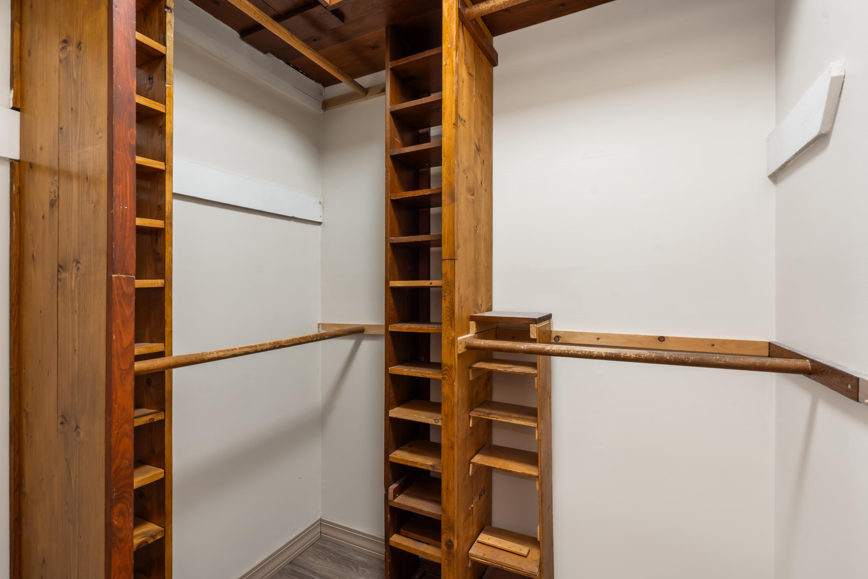 1120 East Oak Tree Lane Property Photo 20