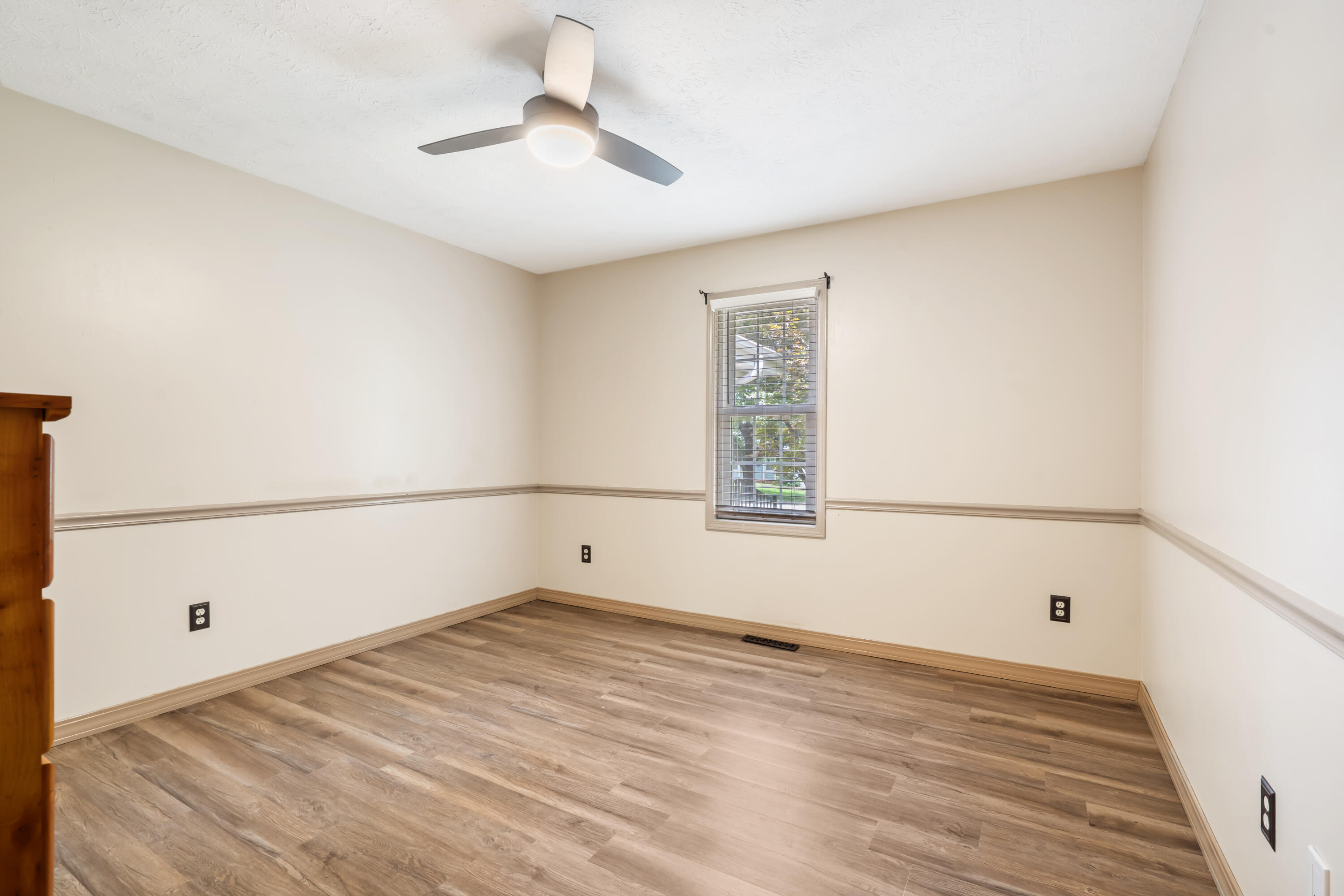 1120 East Oak Tree Lane Property Photo 23