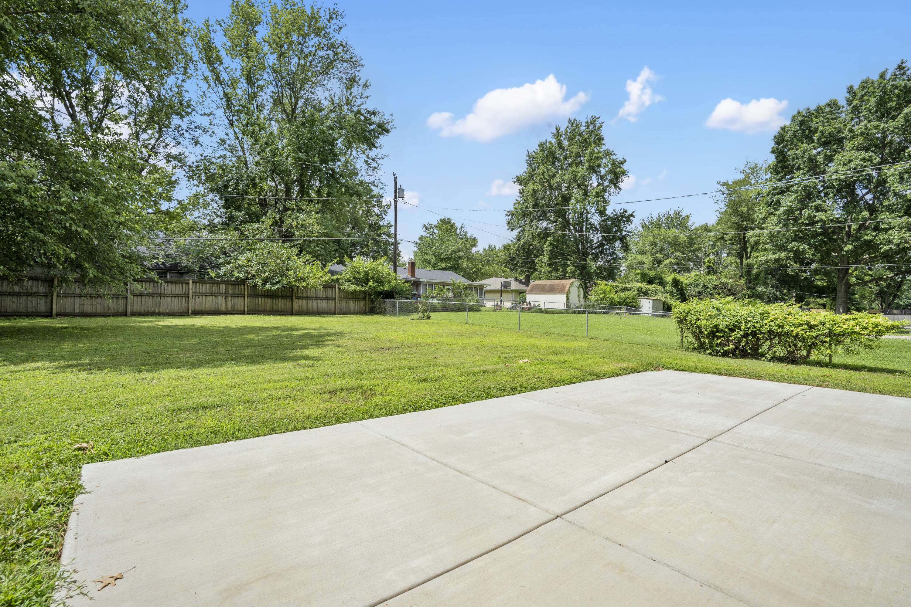 1120 East Oak Tree Lane Property Photo 24