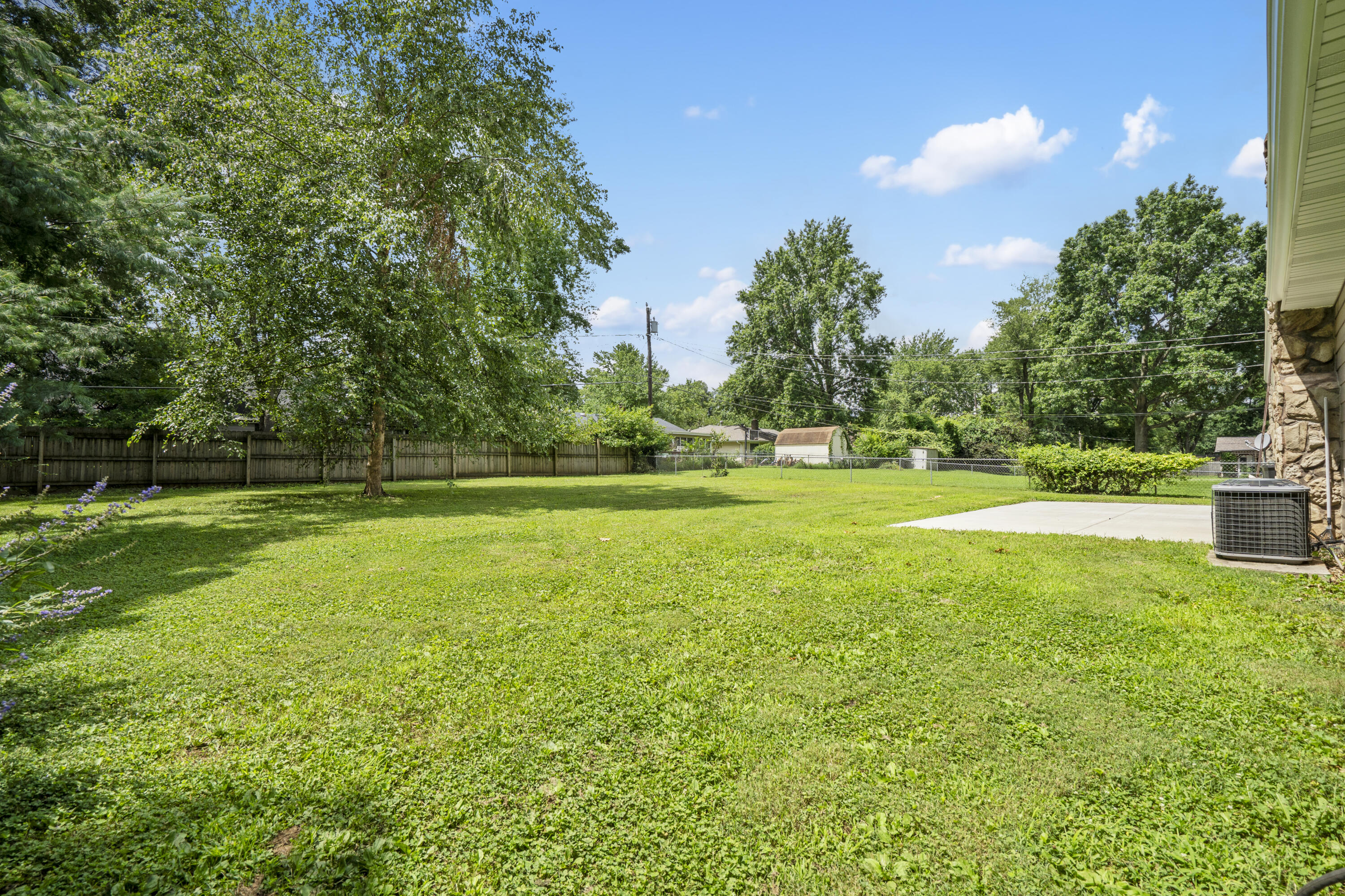 1120 East Oak Tree Lane Property Photo 25