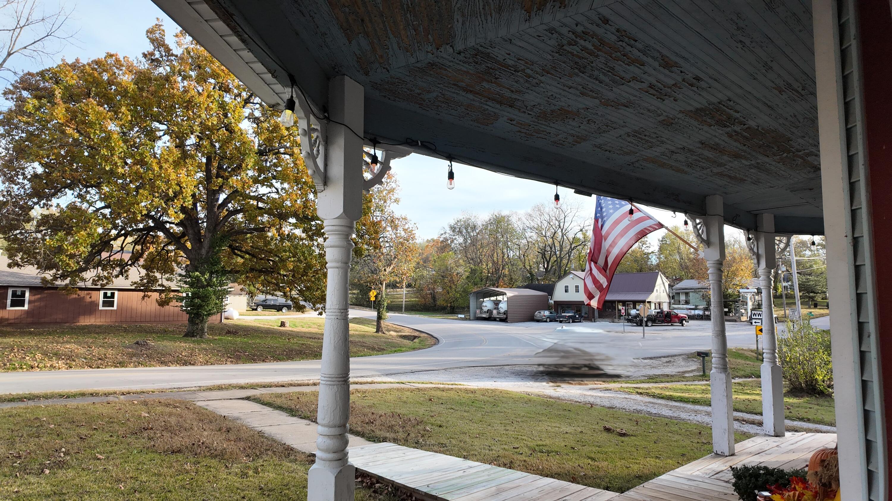 320 2nd Street Property Photo 5