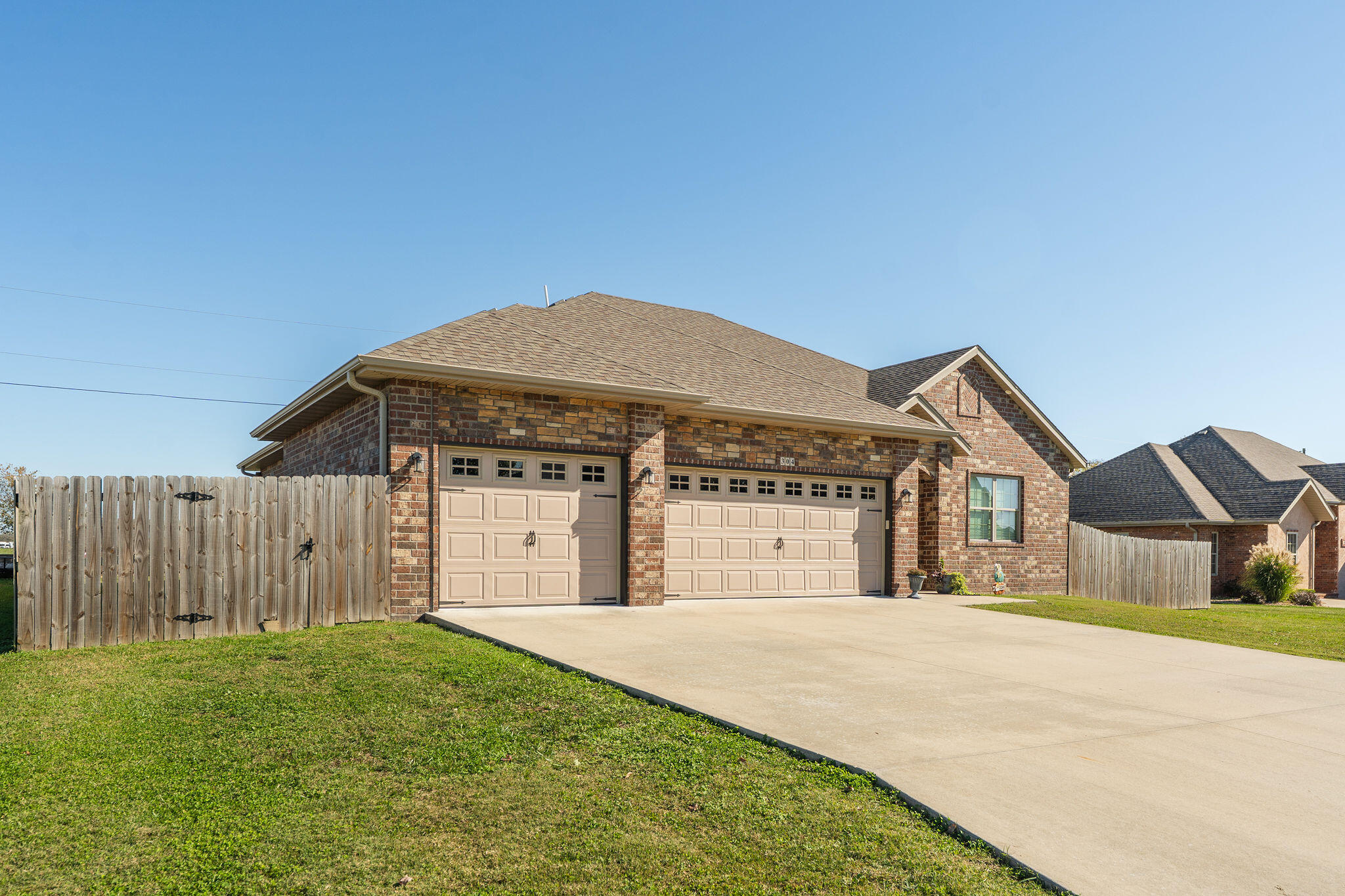 304 Regan Run Property Photo 3