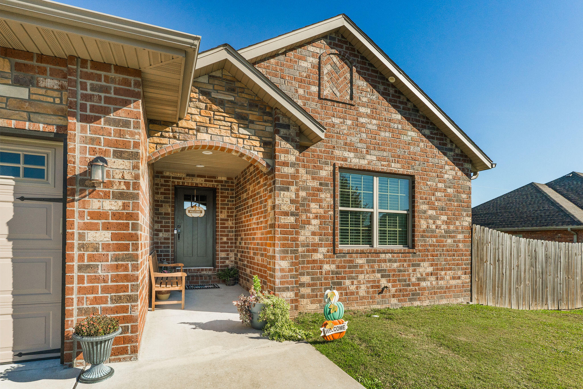 304 Regan Run Property Photo 4