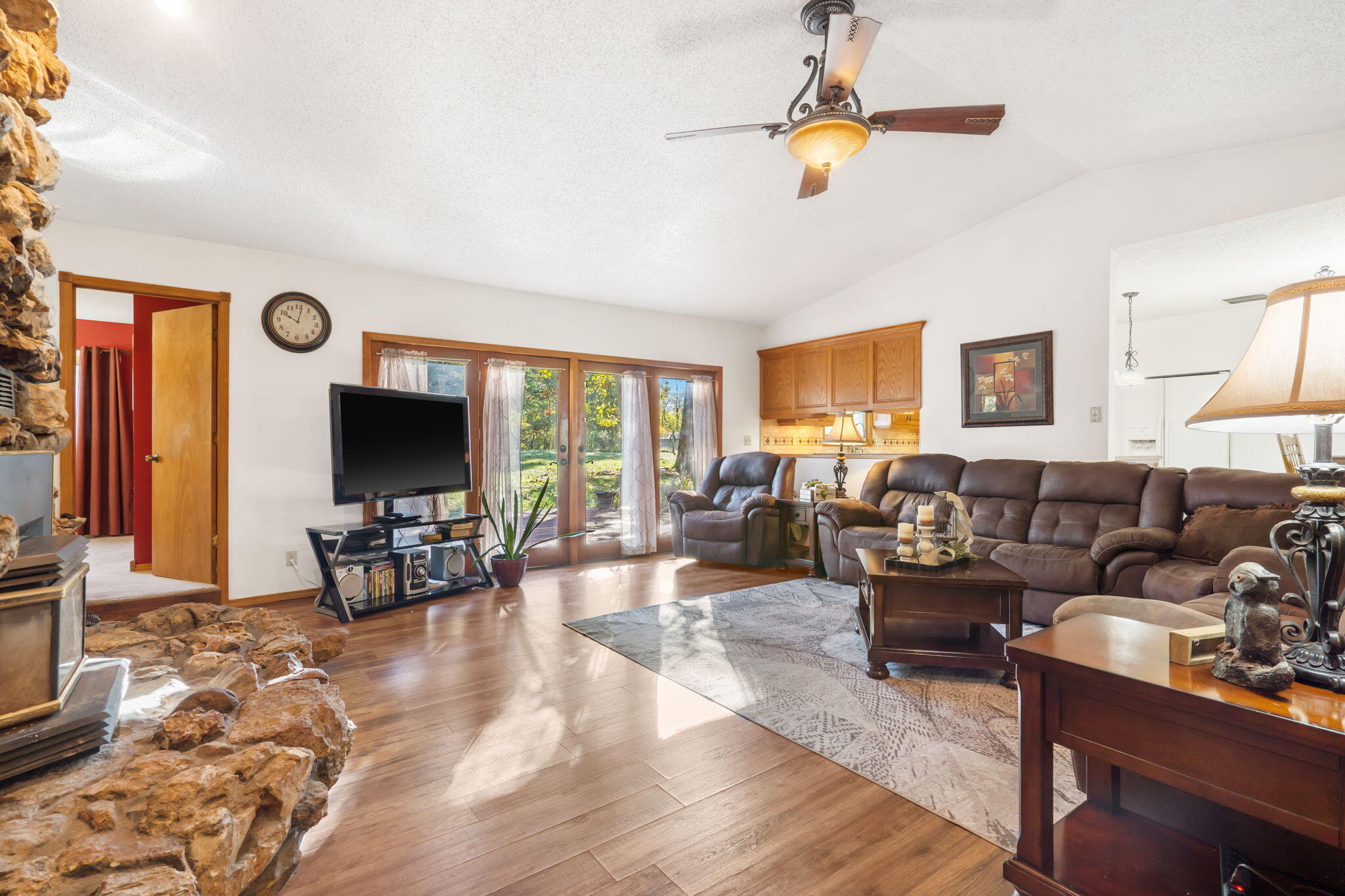 5024 South Farm Road 57 Property Photo 4