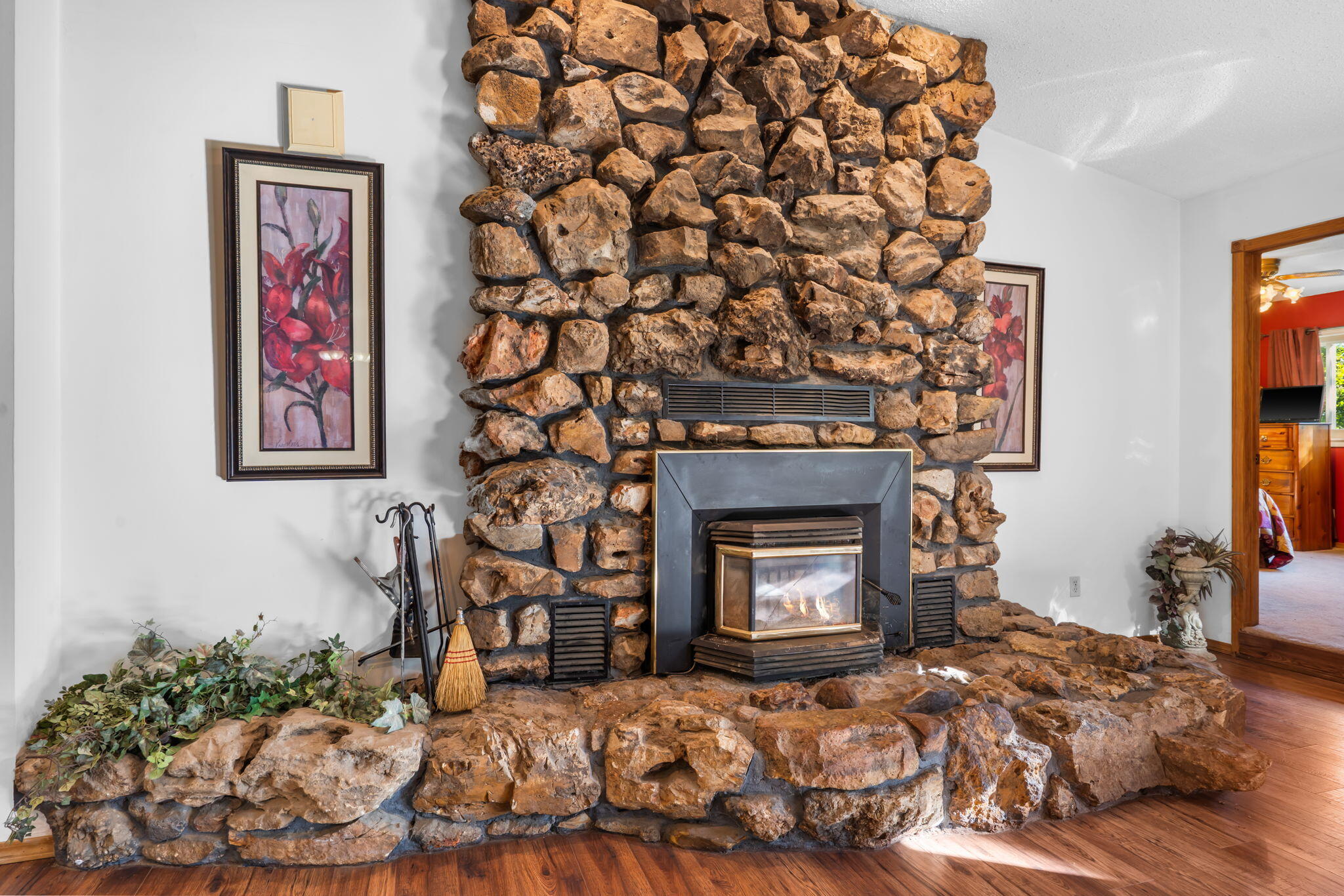 5024 South Farm Road 57 Property Photo 6