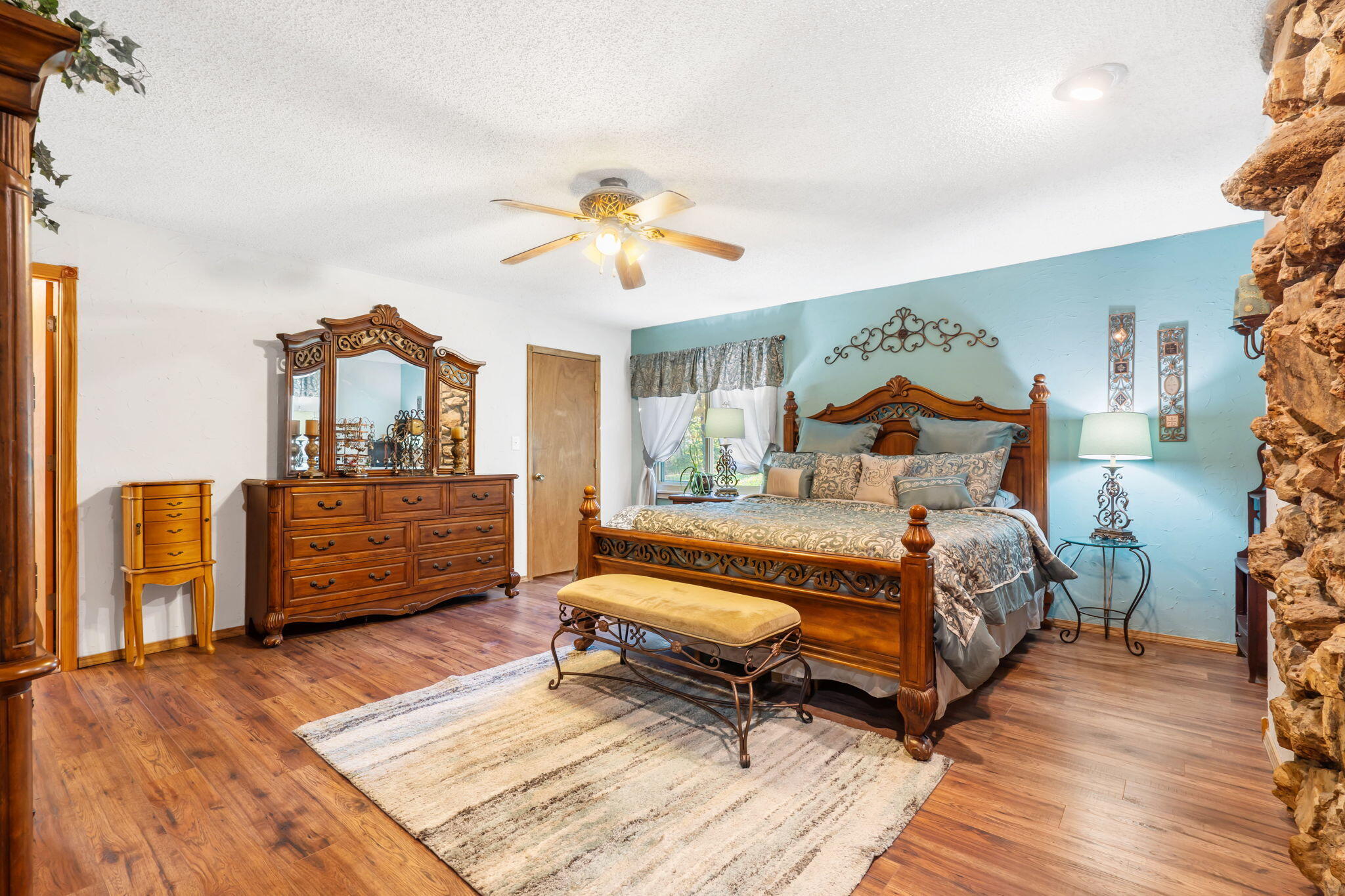 5024 South Farm Road 57 Property Photo 18