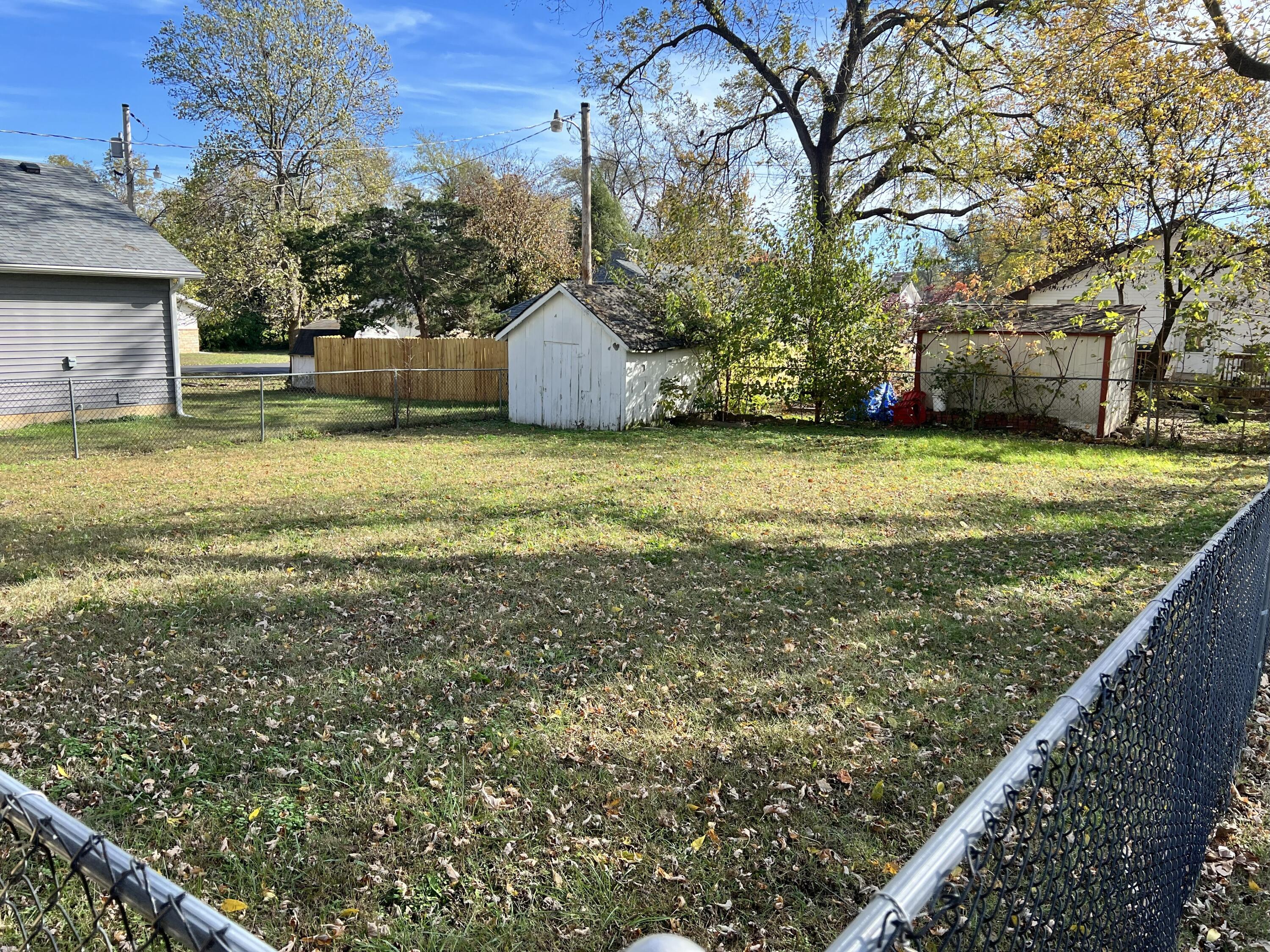 606 West Olive Street Property Photo 5