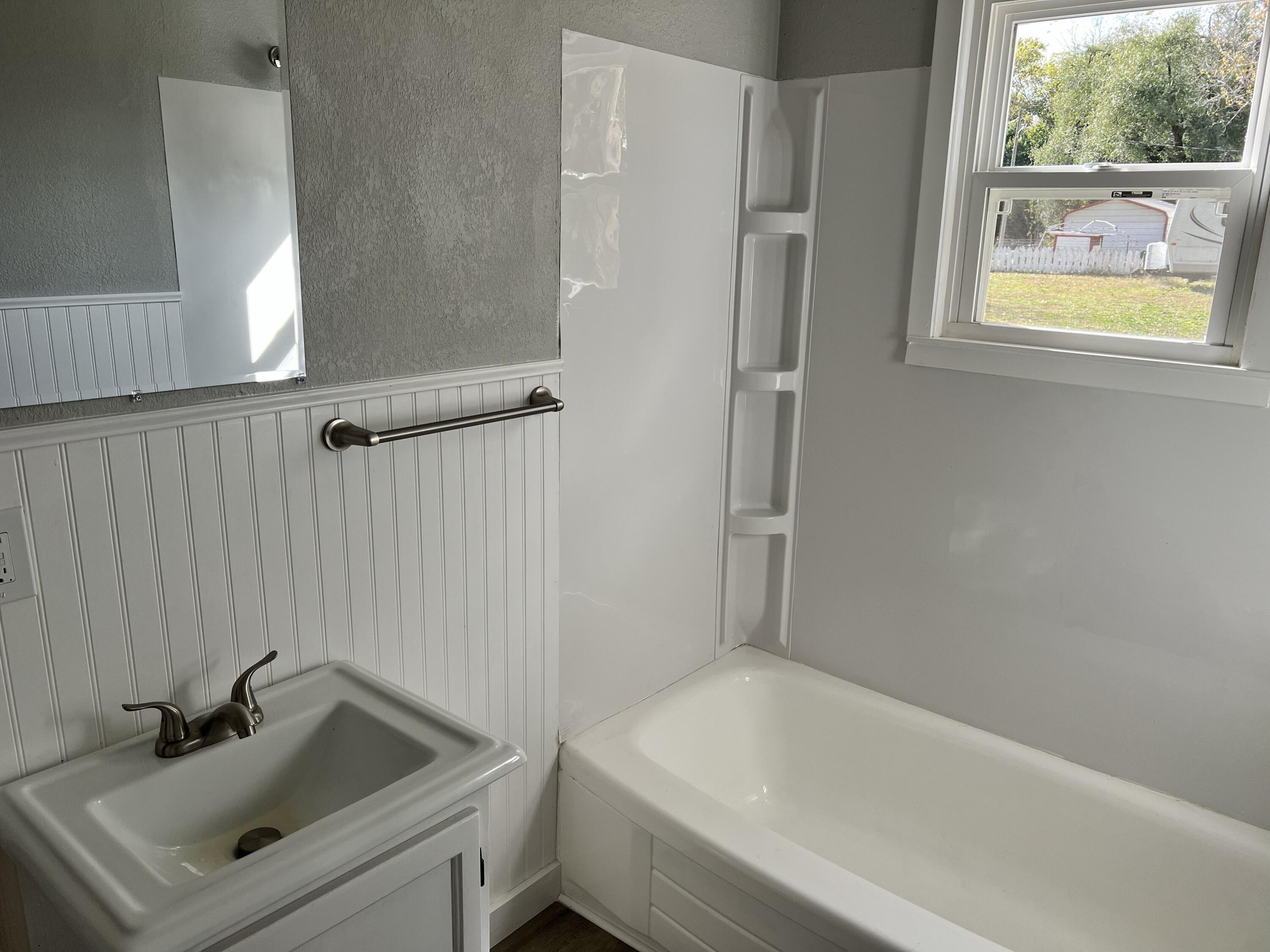 606 West Olive Street Property Photo 11