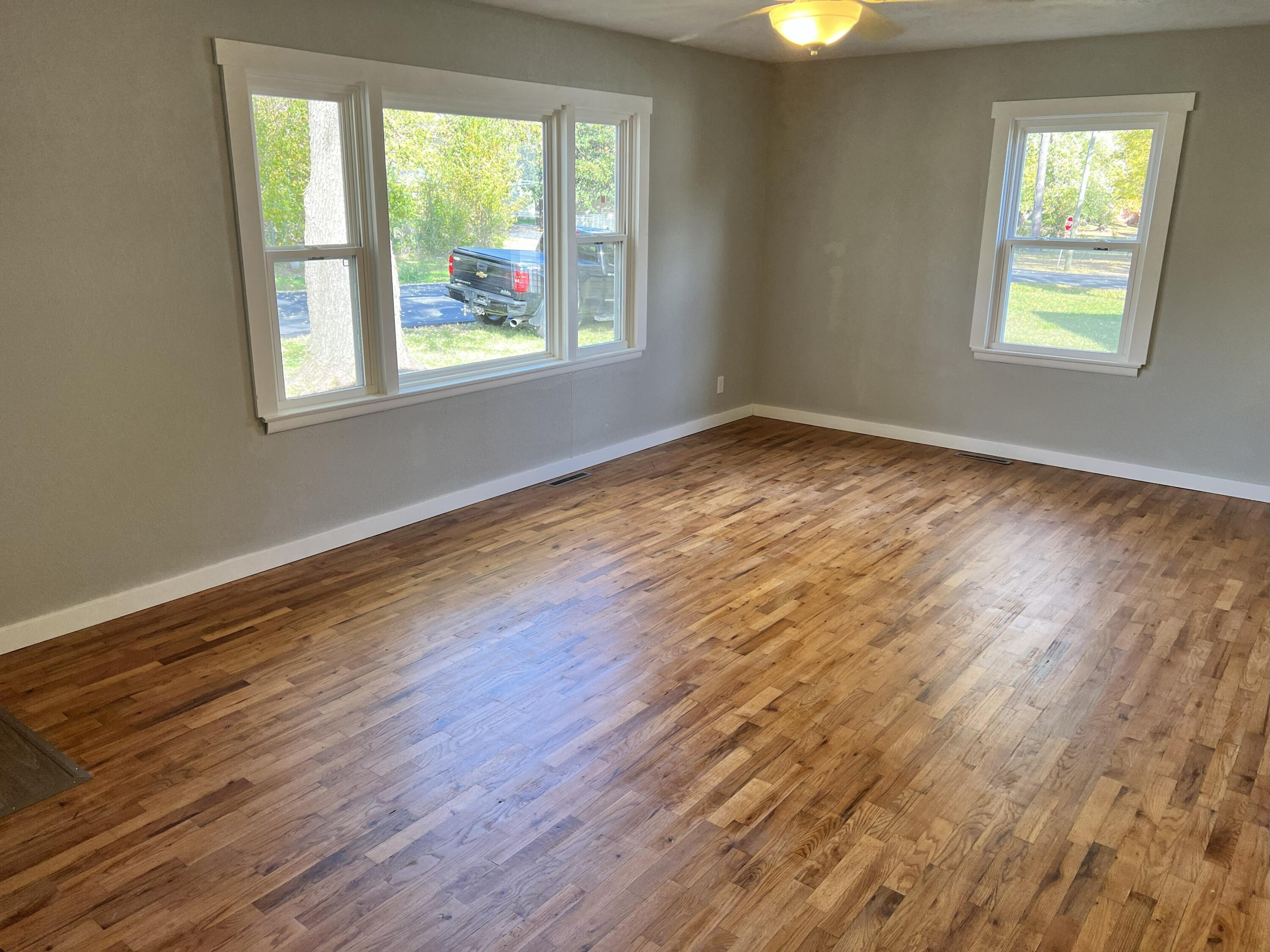 606 West Olive Street Property Photo 15