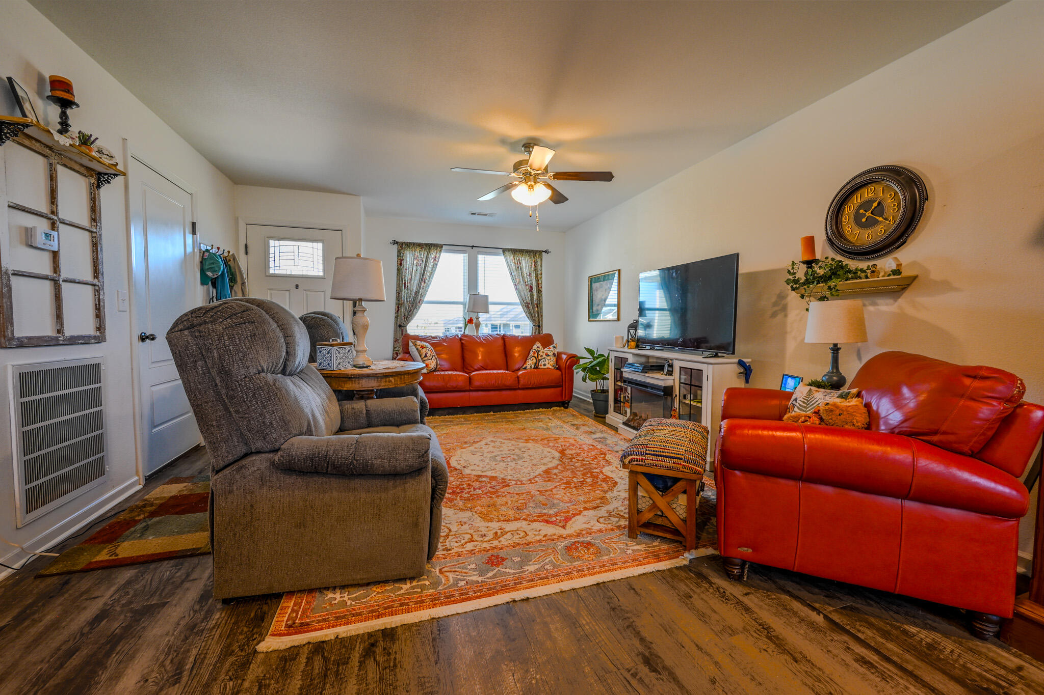 602 Cass Circle Property Photo 2