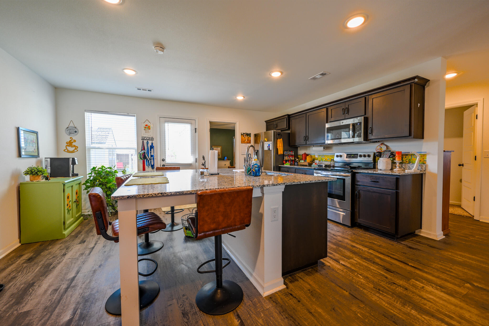602 Cass Circle Property Photo 3