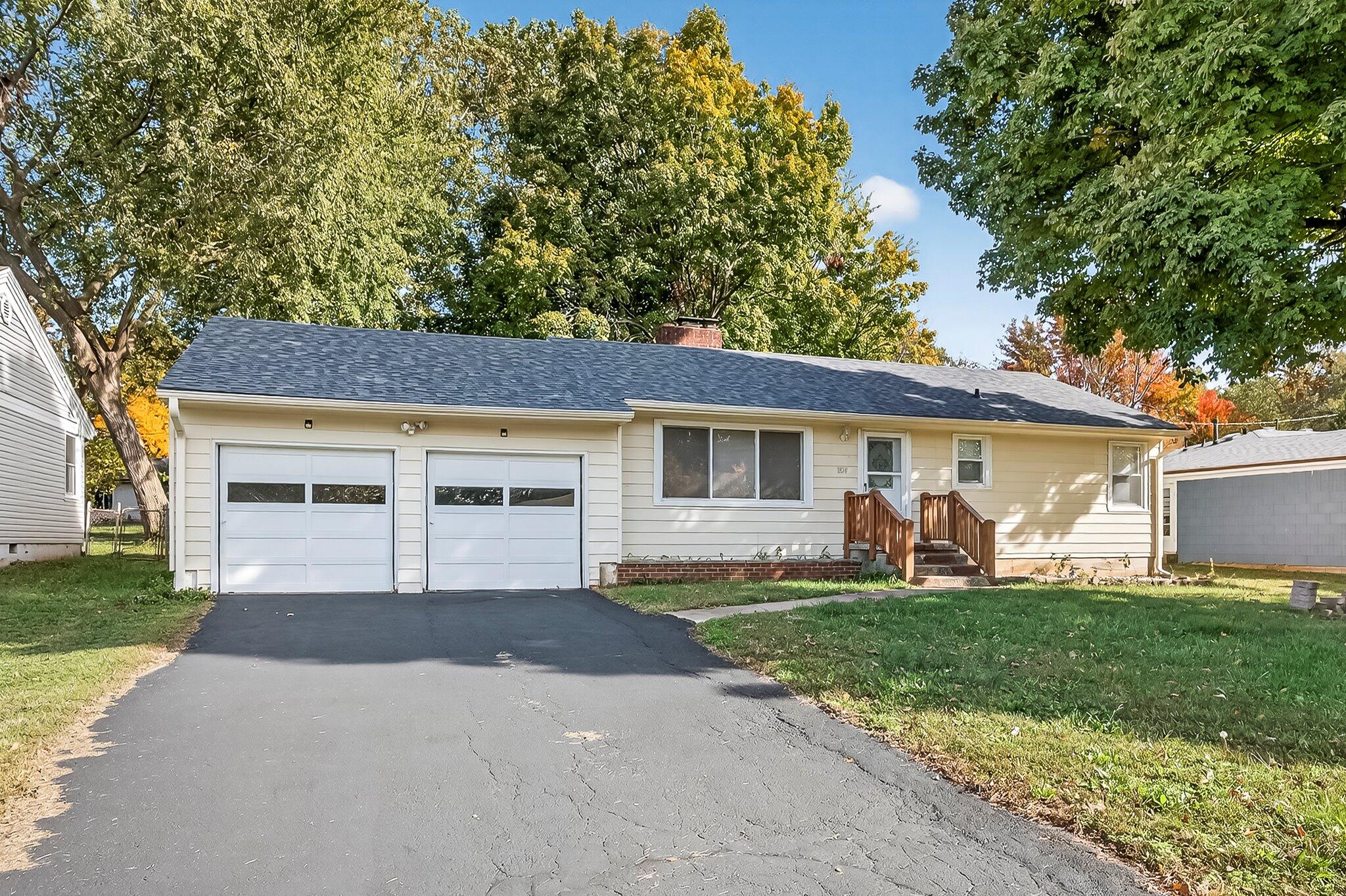 1824 South Thelma Avenue Property Photo 1