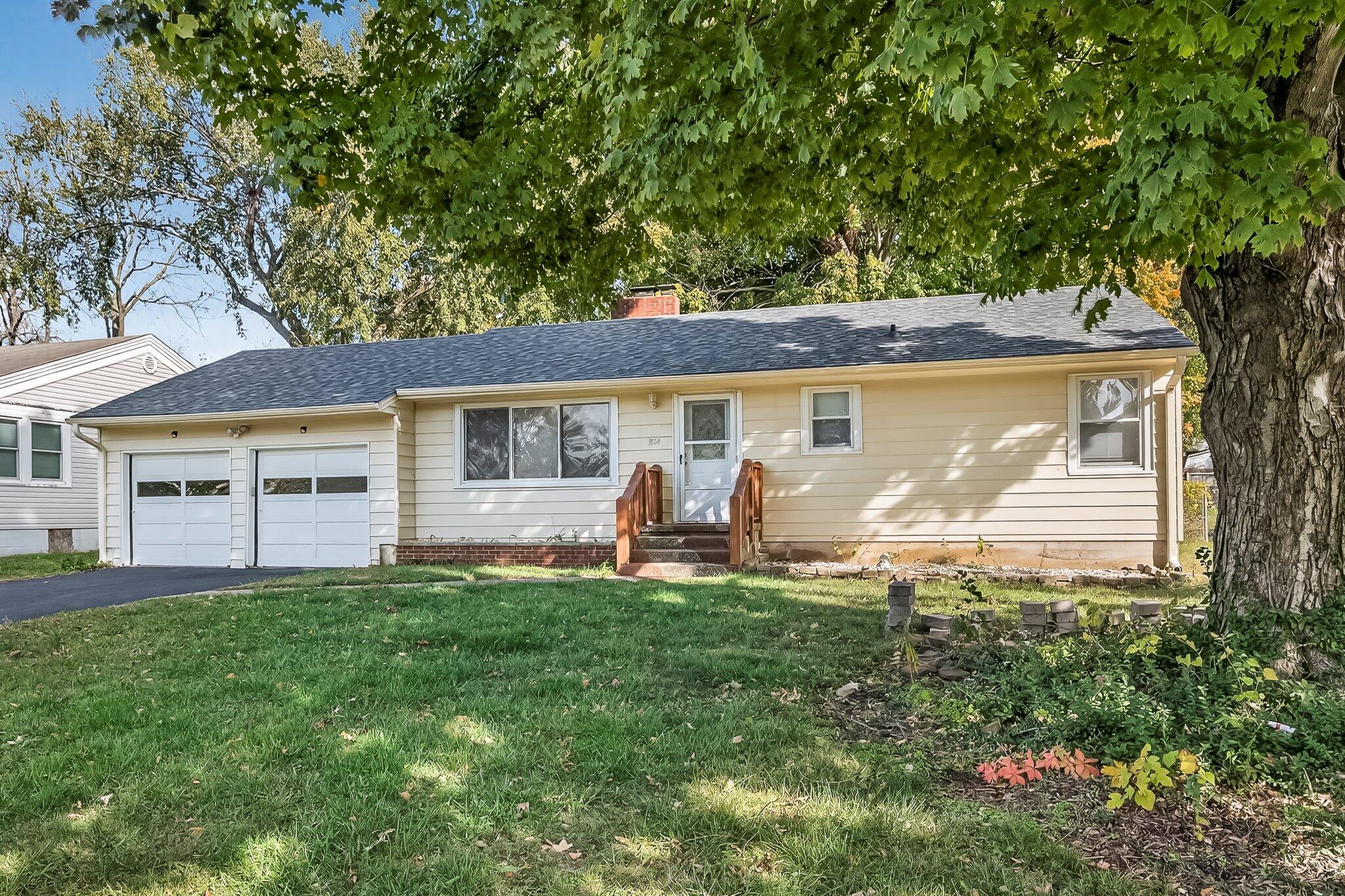 1824 South Thelma Avenue Property Photo 2