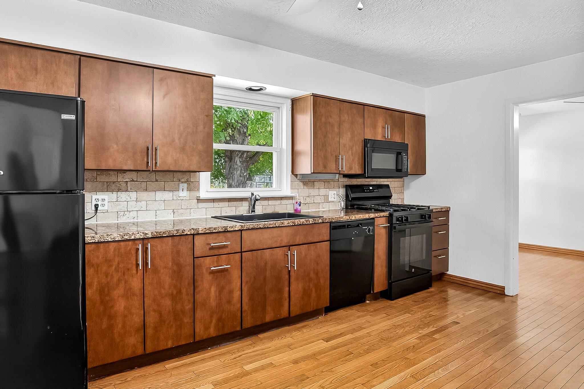 1824 South Thelma Avenue Property Photo 11