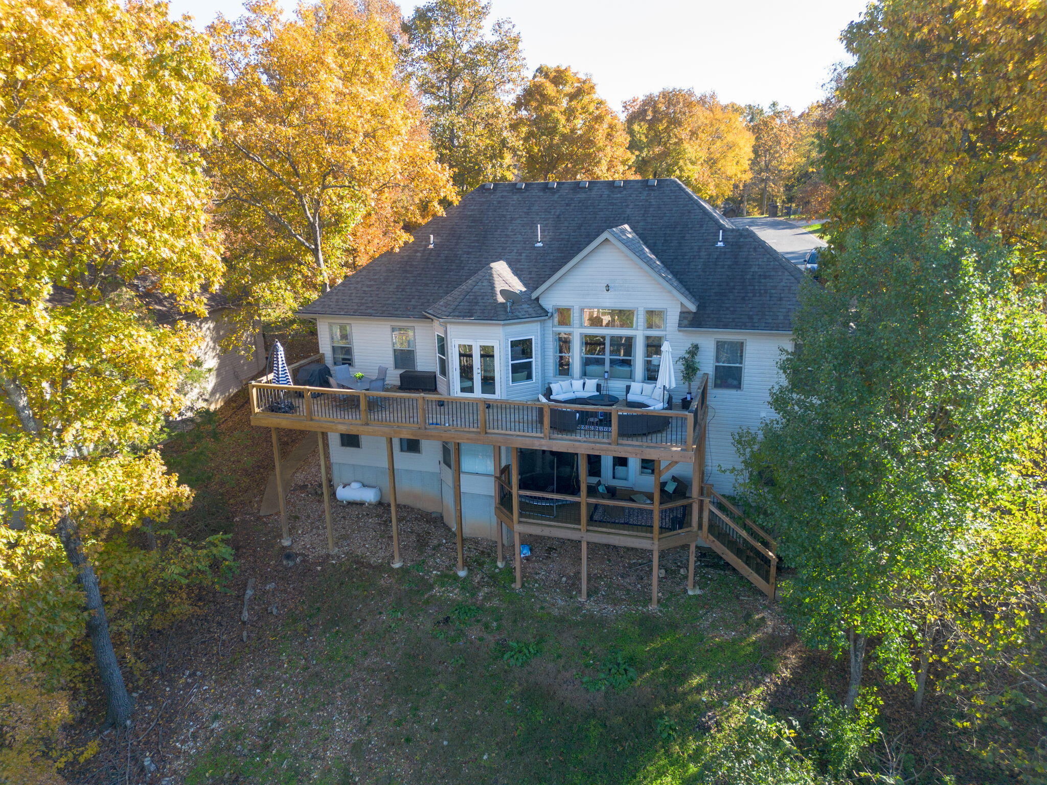 852 Silvercliff Way Property Photo 14
