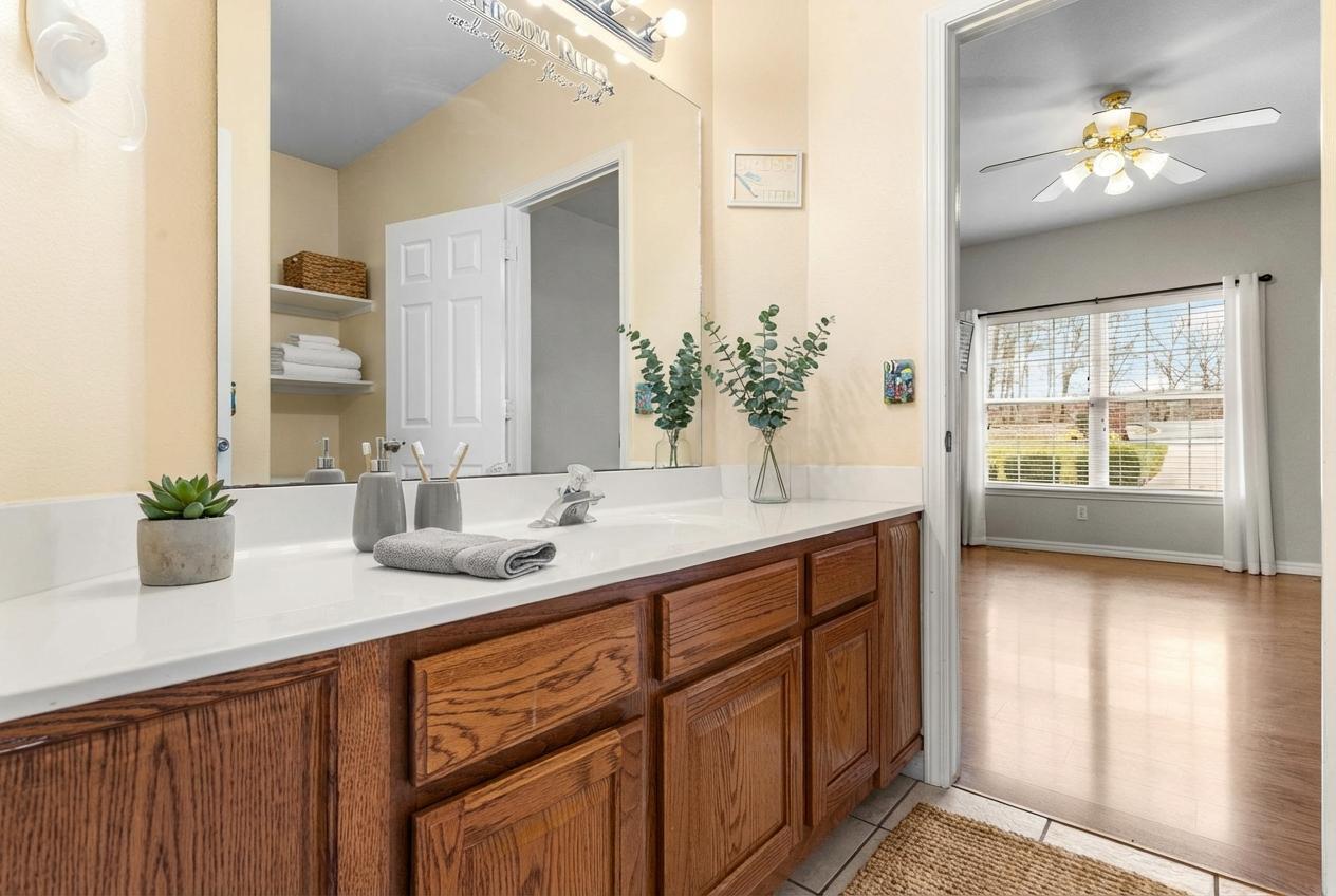 852 Silvercliff Way Property Photo 44