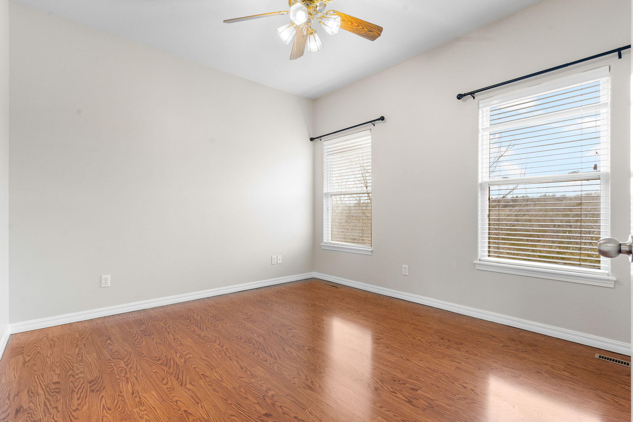 852 Silvercliff Way Property Photo 47