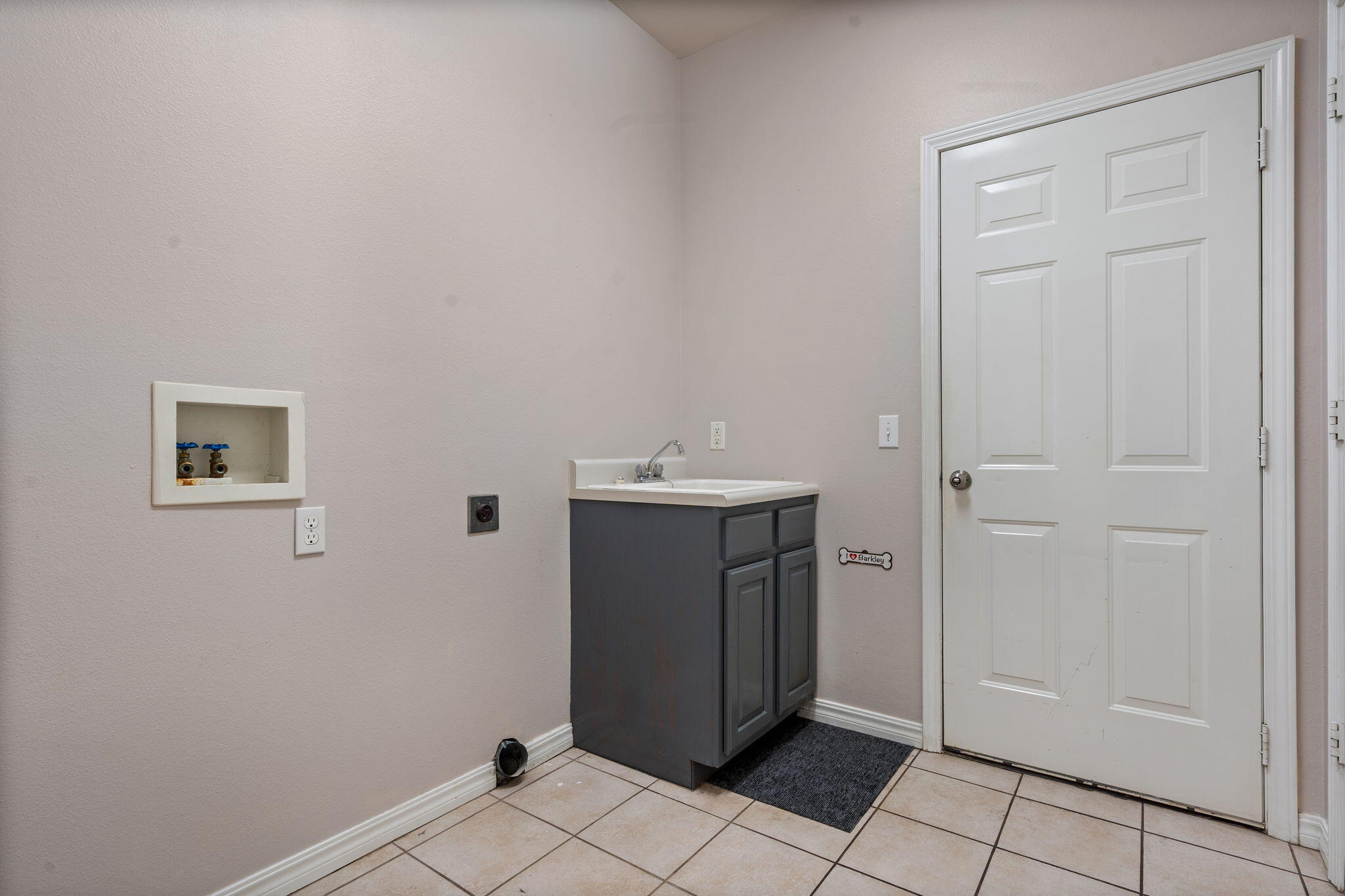 852 Silvercliff Way Property Photo 52