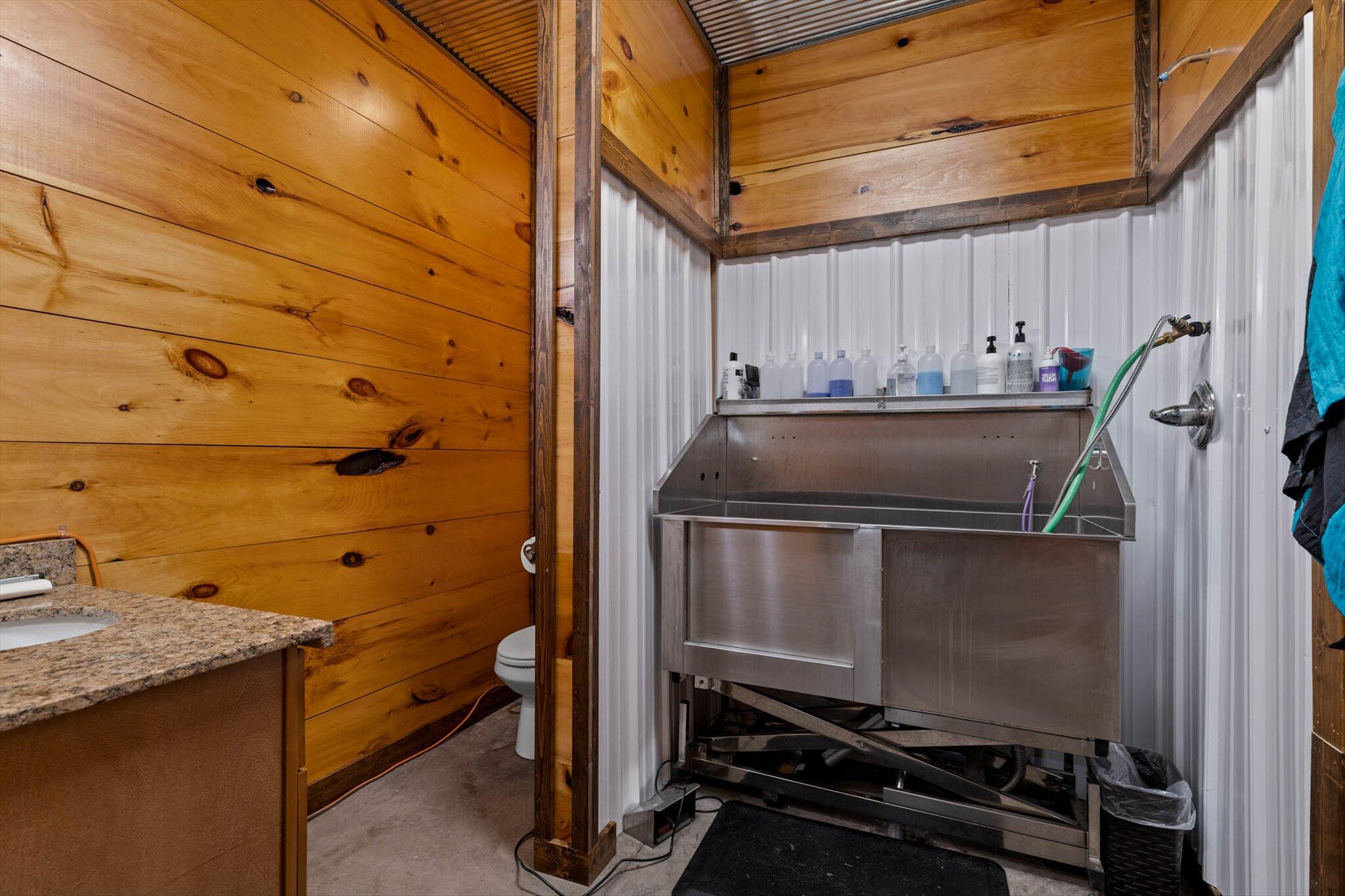 558 Lucky Road Property Photo 6