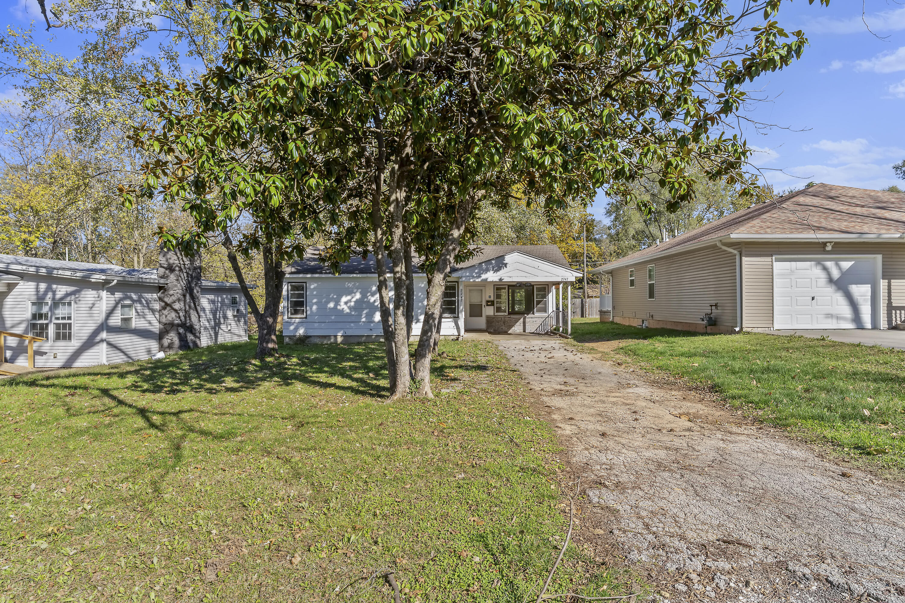 2747 West Lincoln Street Property Photo 1