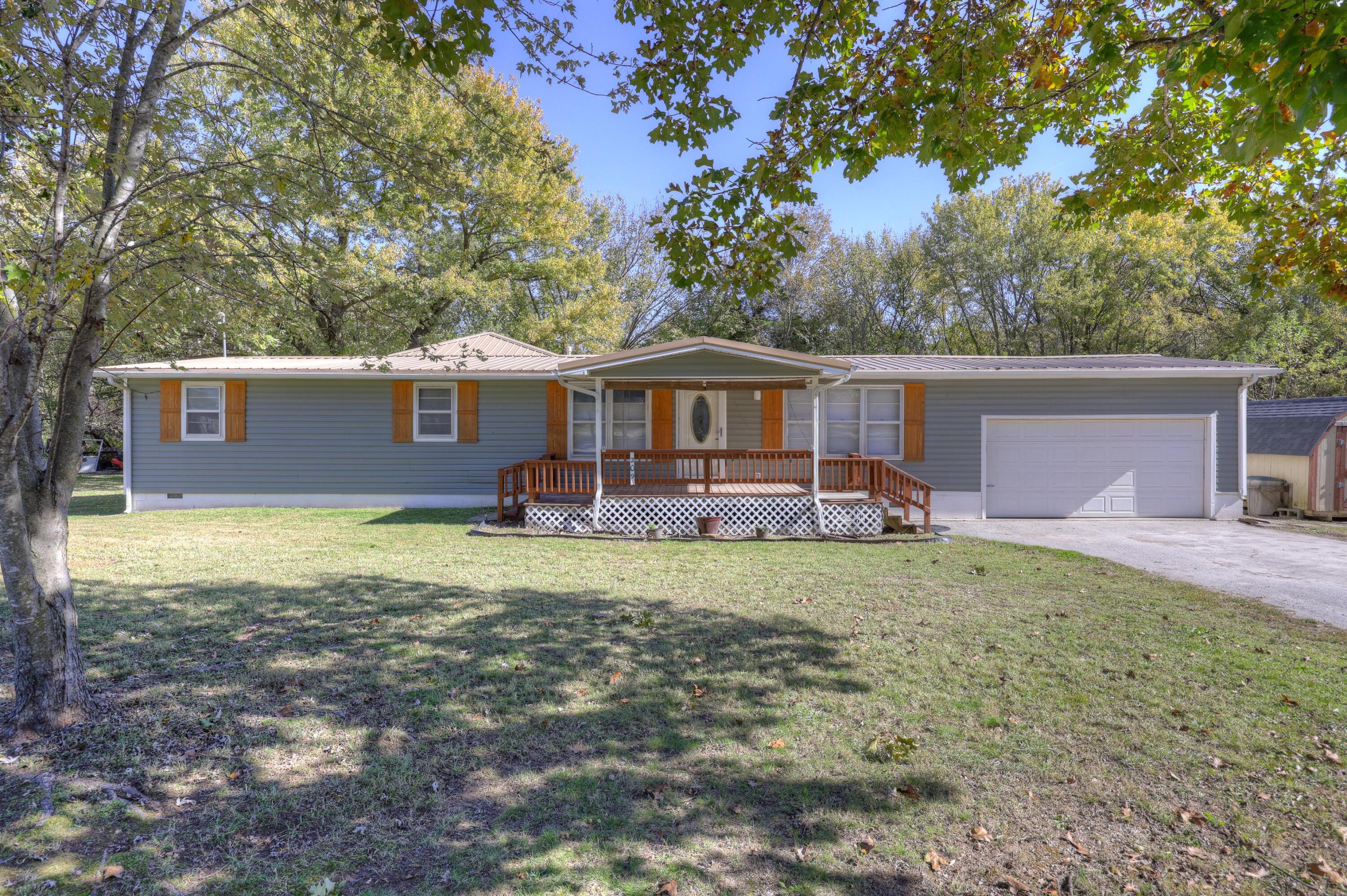 209 North Earl Property Photo 1