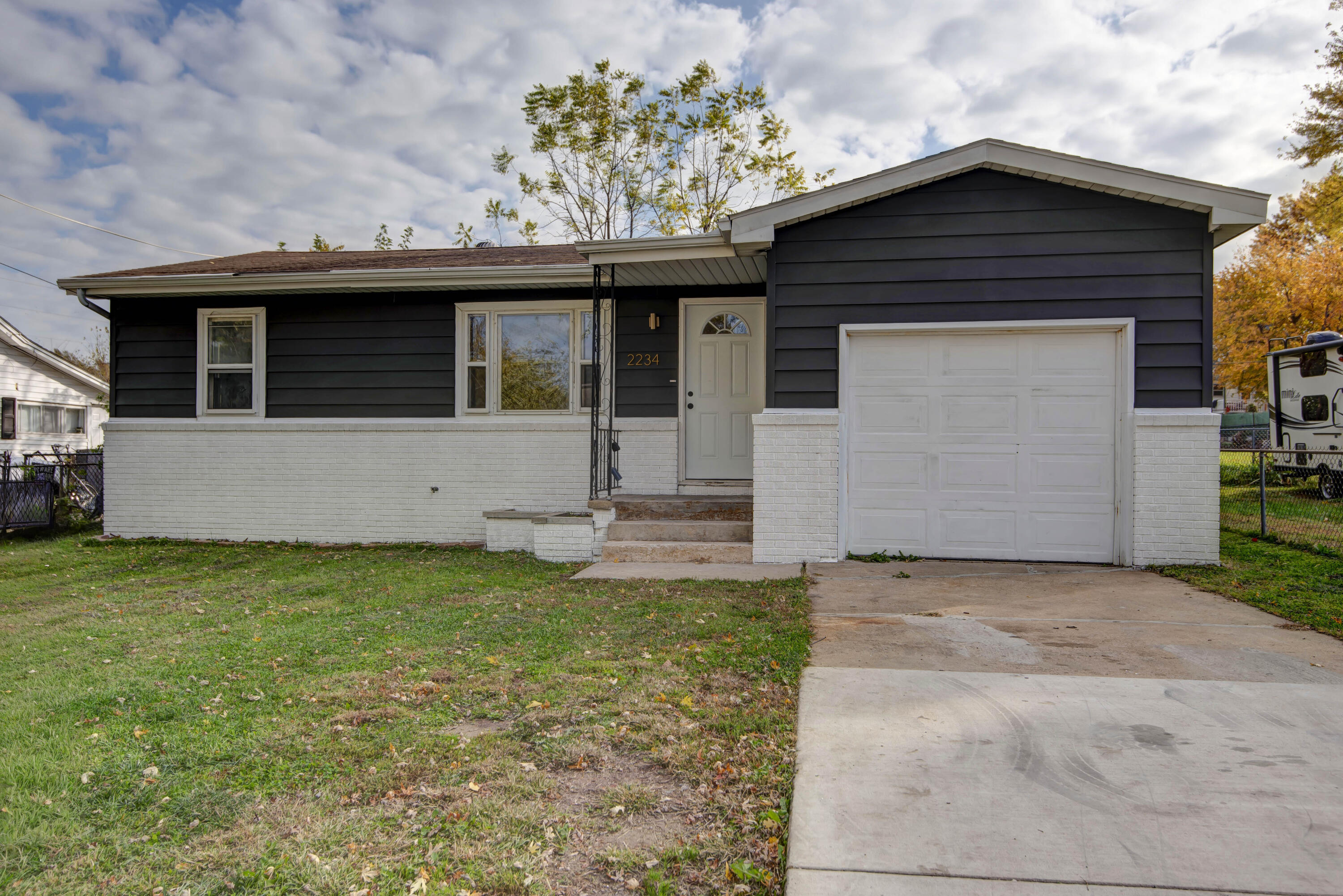 2234 North Fay Avenue Property Photo 1