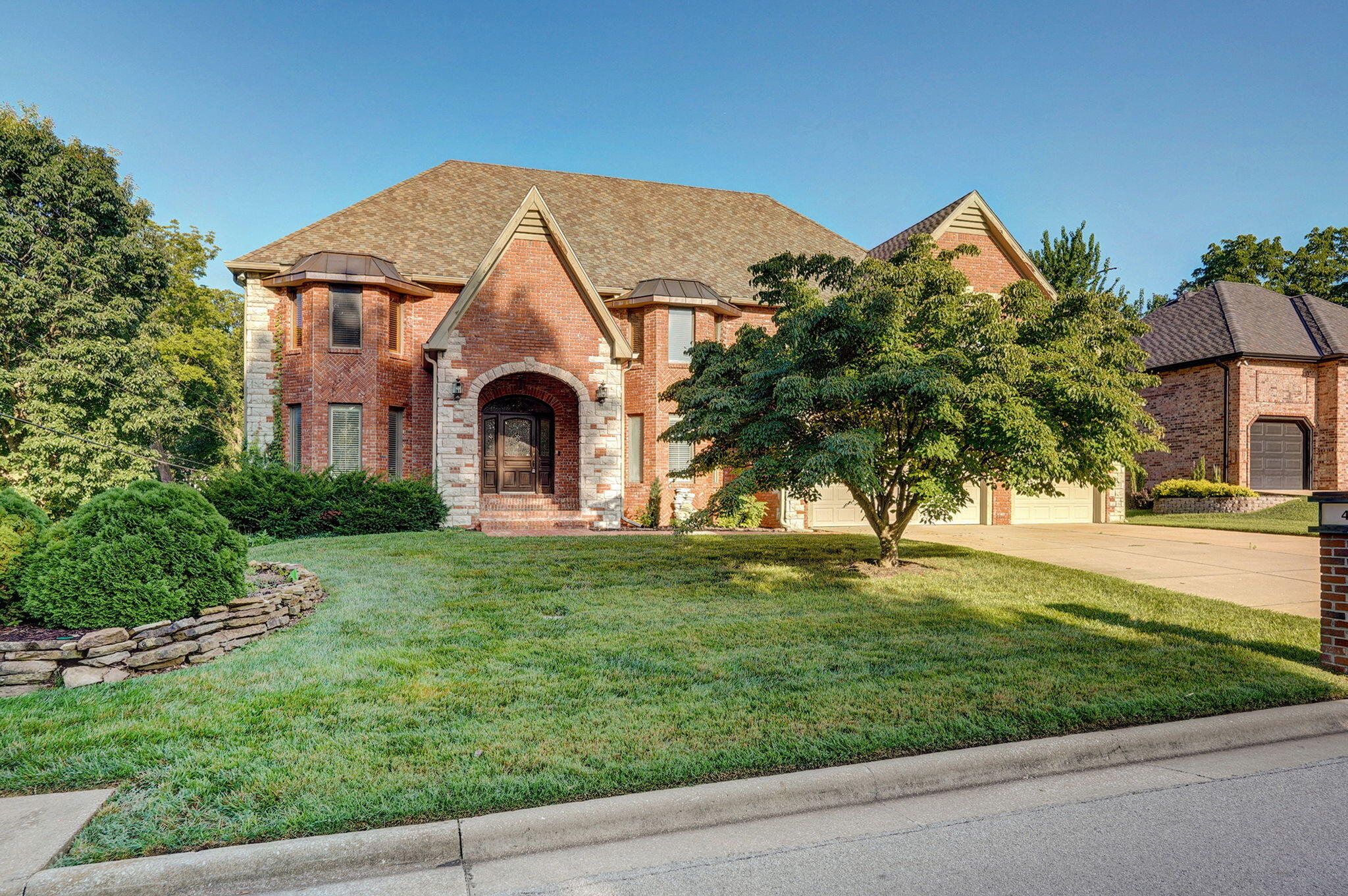 4963 South Glenhaven Avenue Property Photo 1