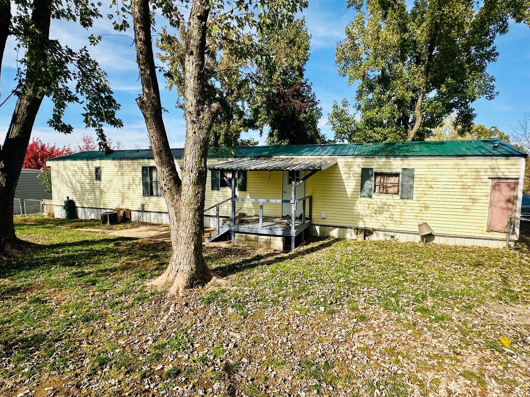 1102 West Kirkwood Street Property Photo 1