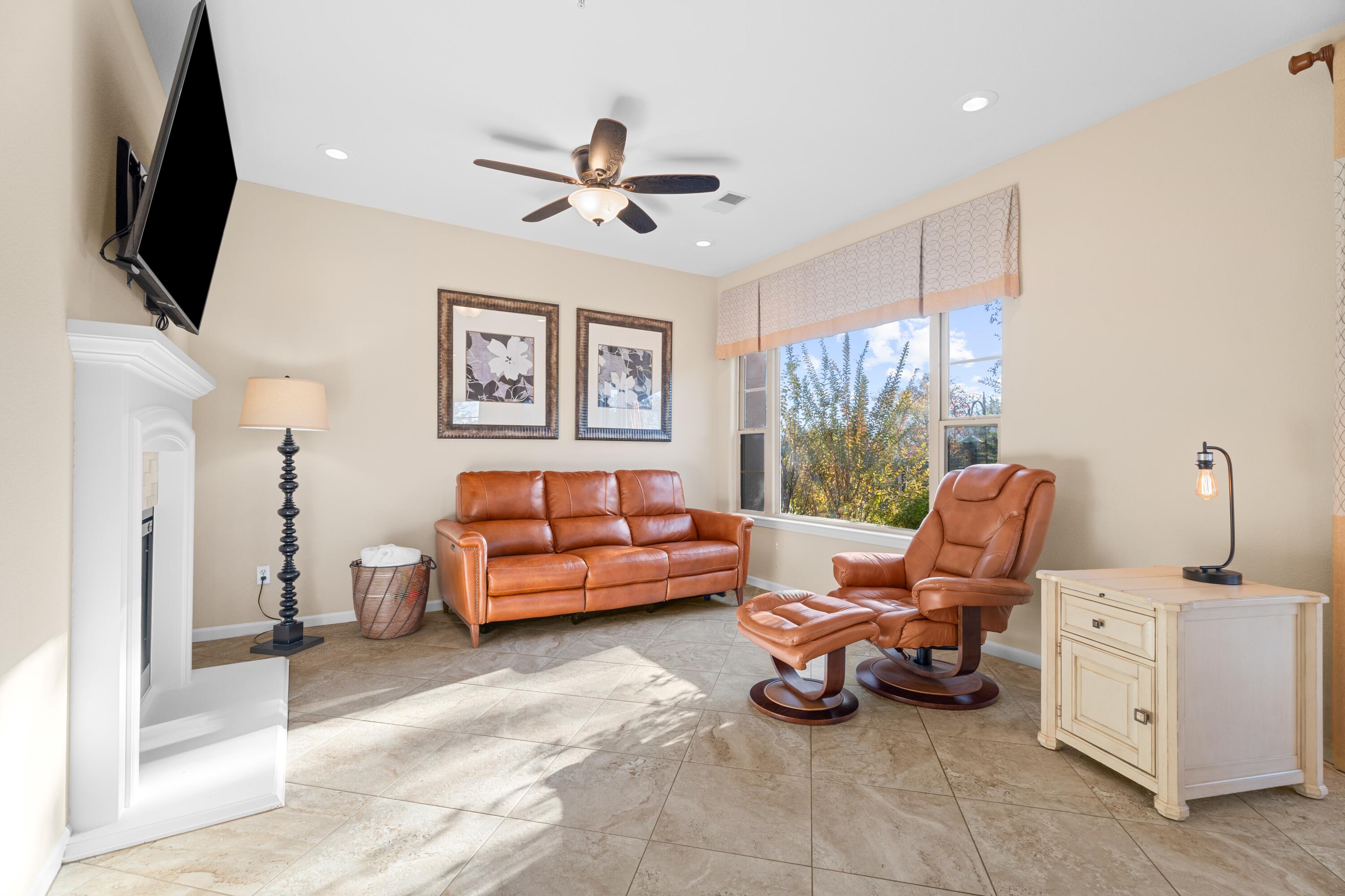 140 South Tuscany Drive C Property Photo 9