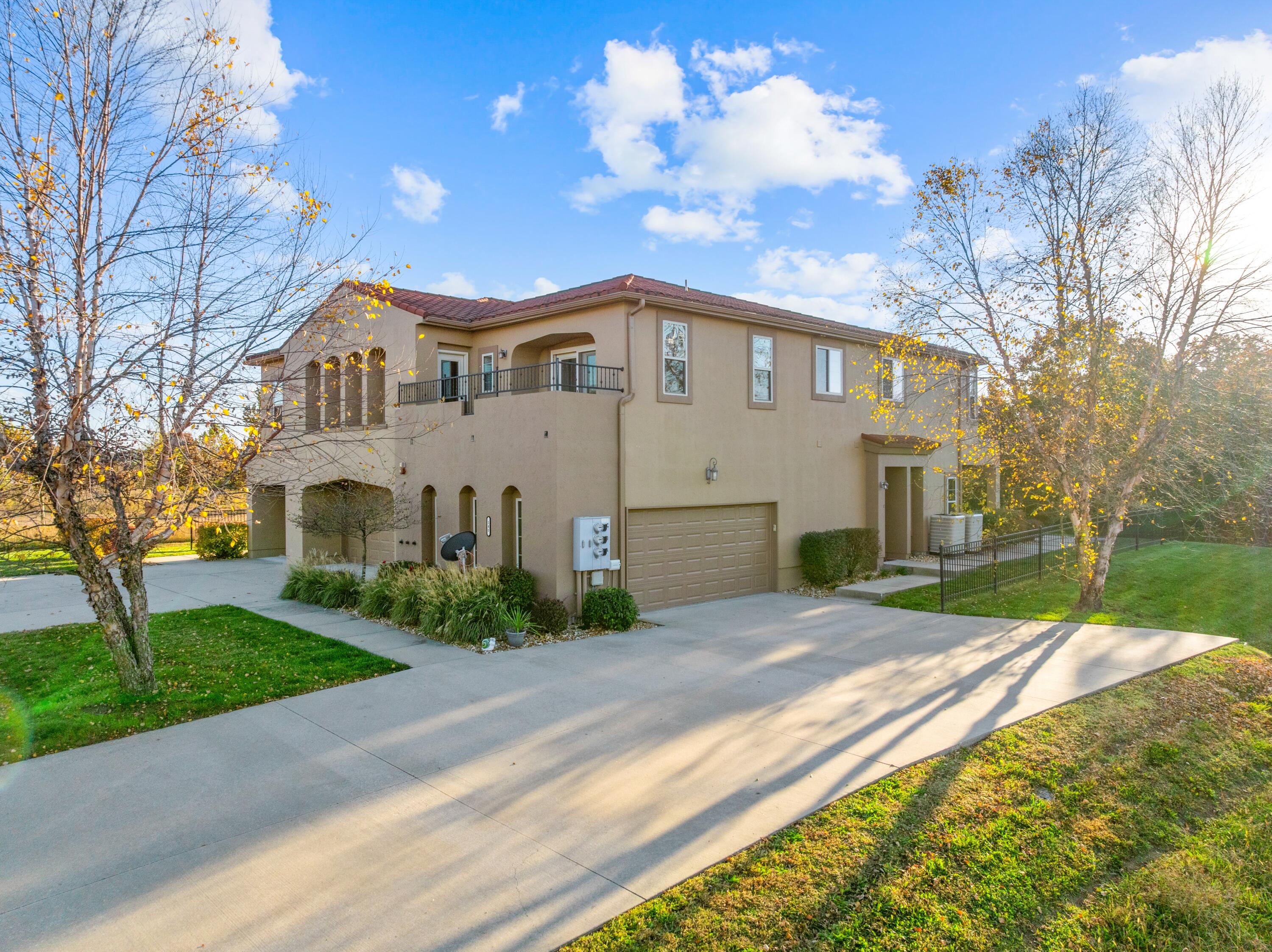 140 South Tuscany Drive C Property Photo 24