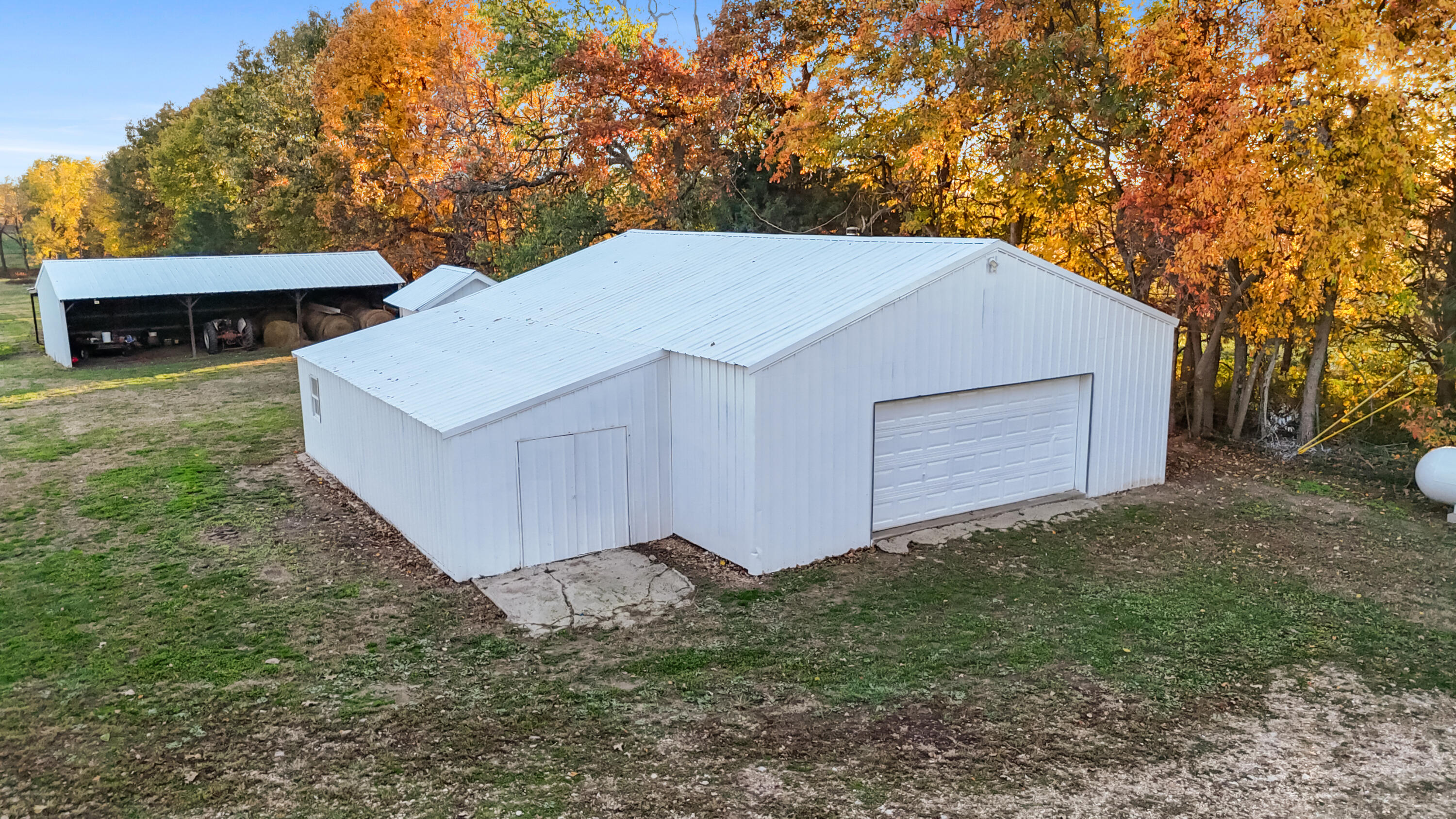 13992 Farm Road 2185 Property Photo 5
