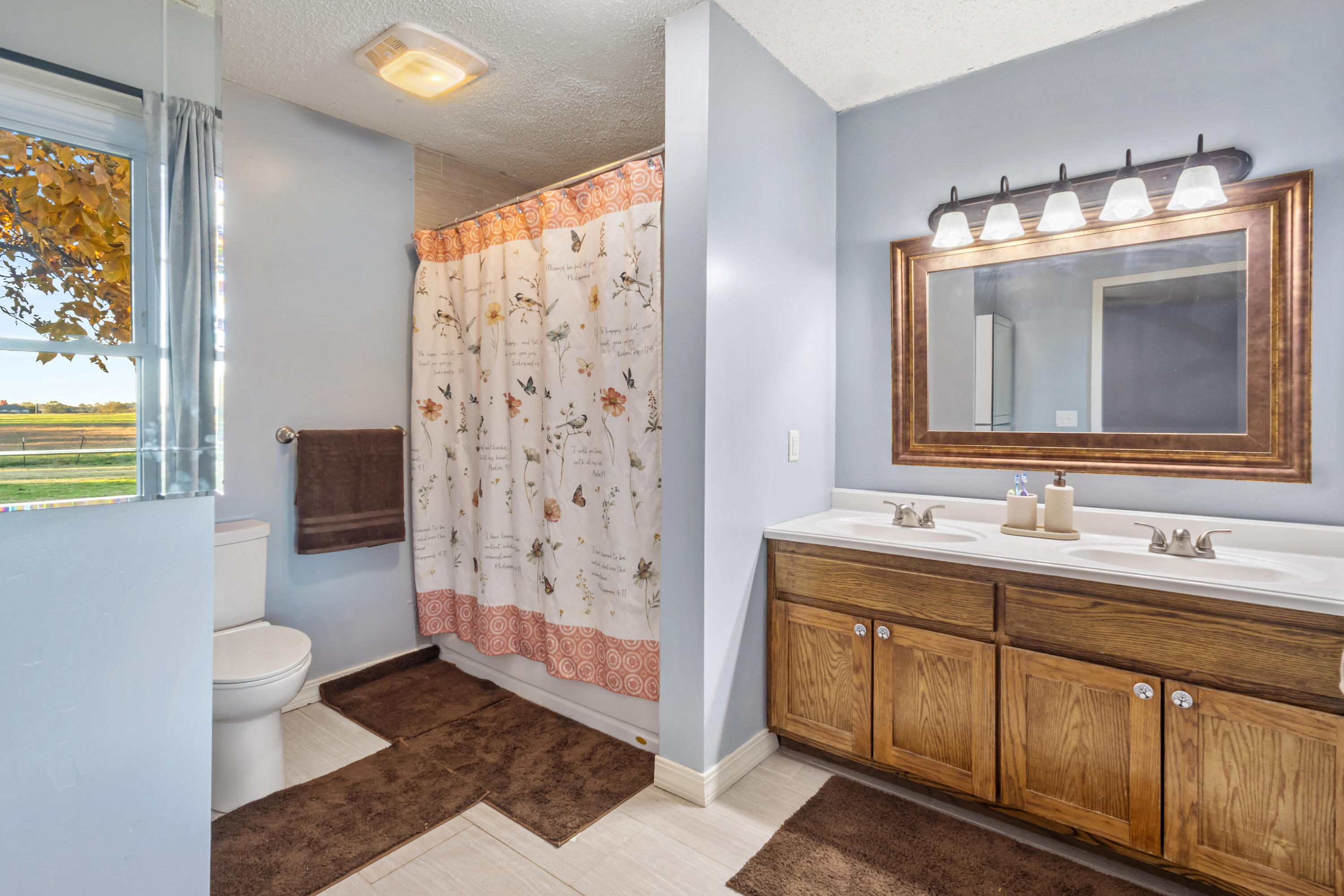 13992 Farm Road 2185 Property Photo 31