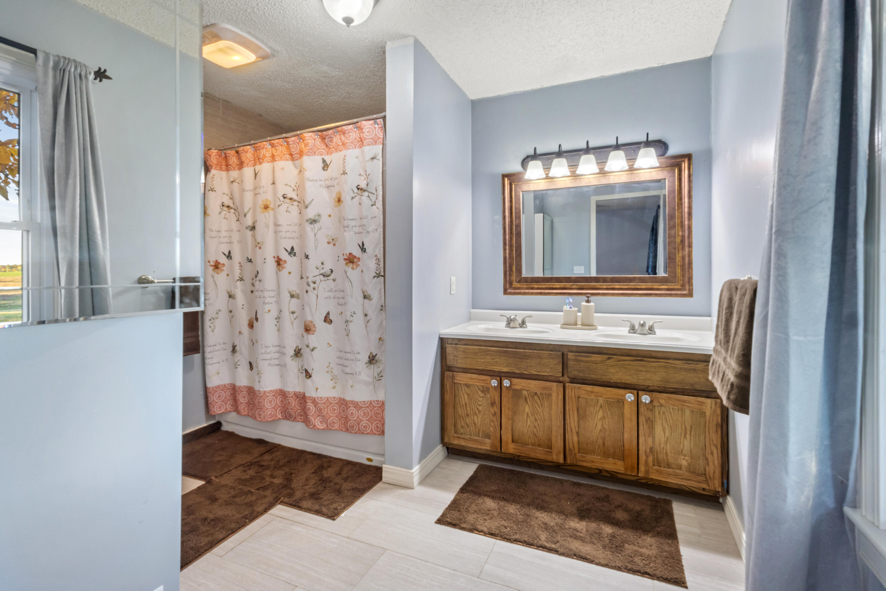 13992 Farm Road 2185 Property Photo 32
