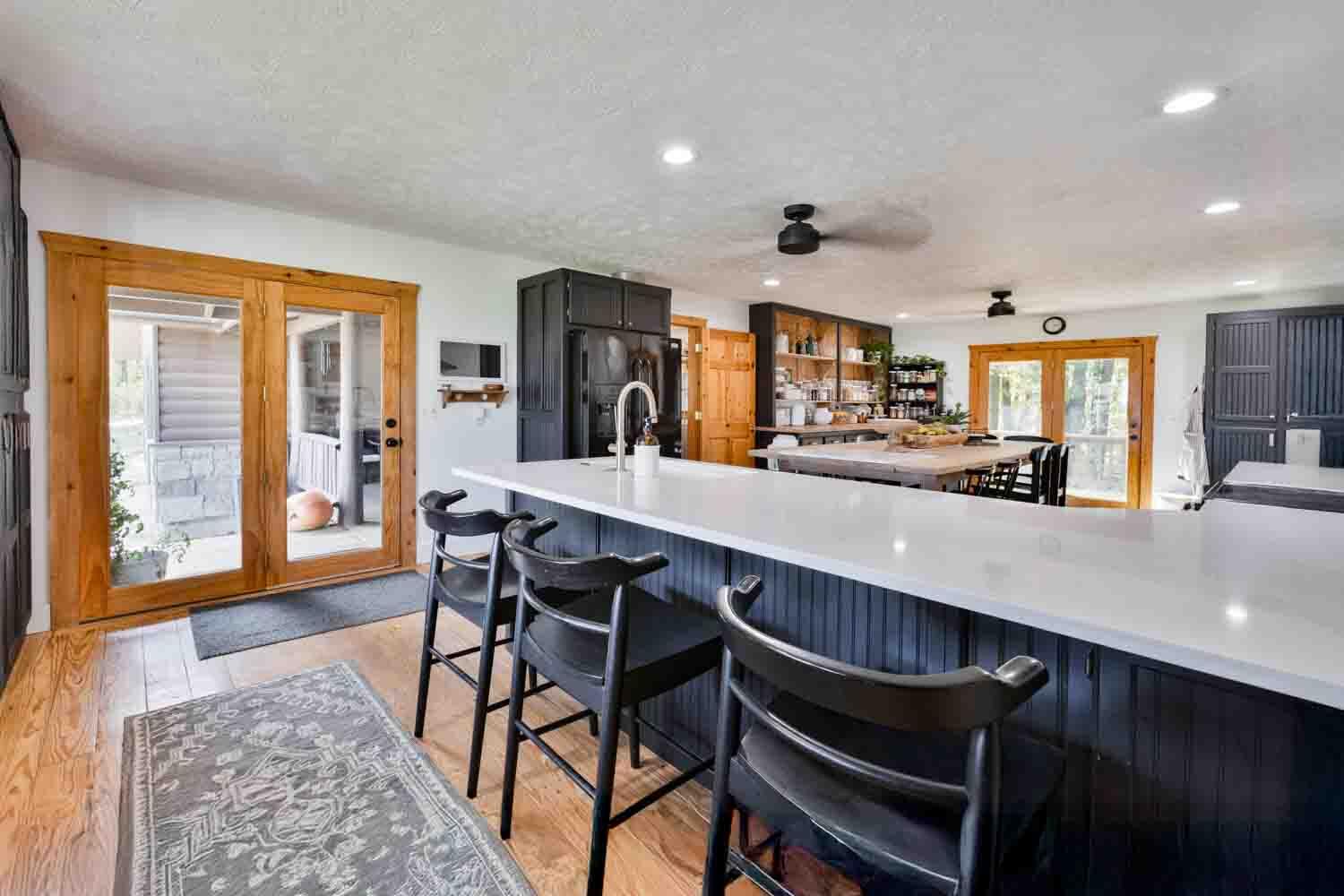 13915 Farm Road 1115 Property Photo 9
