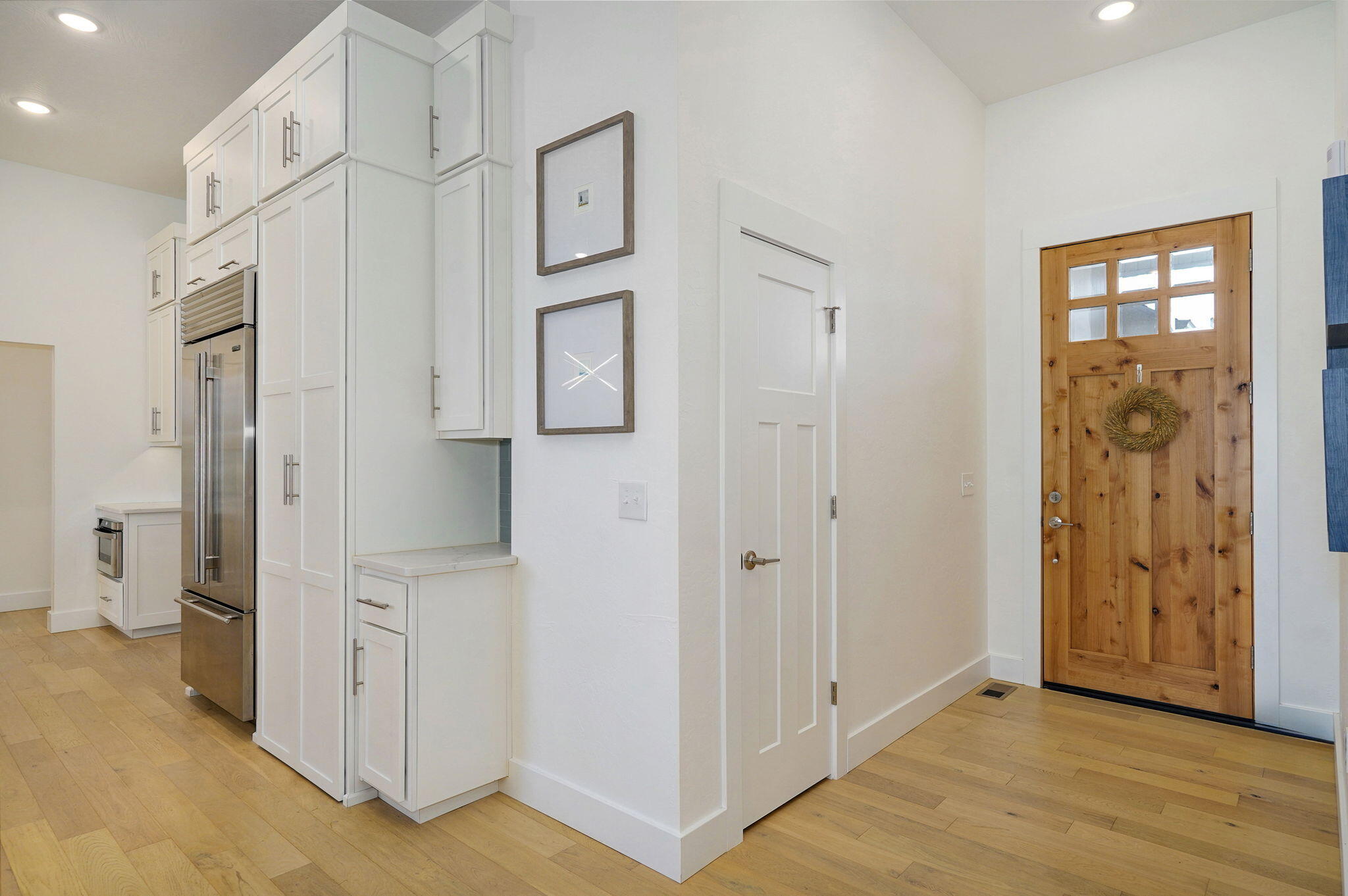 3049 West Edward Street Property Photo 5