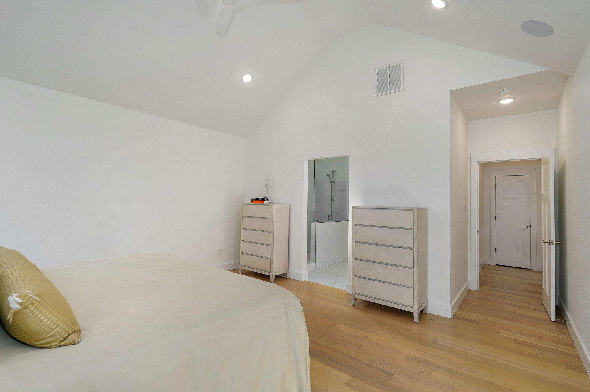 3049 West Edward Street Property Photo 17